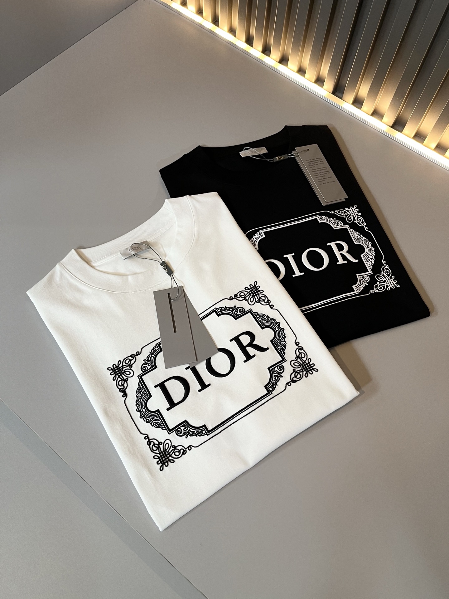 Dio*迪家 2026春夏新款男女同款👫短袖T恤，专柜同步发售！定制专属260克纯棉面料，定制原版工艺螺