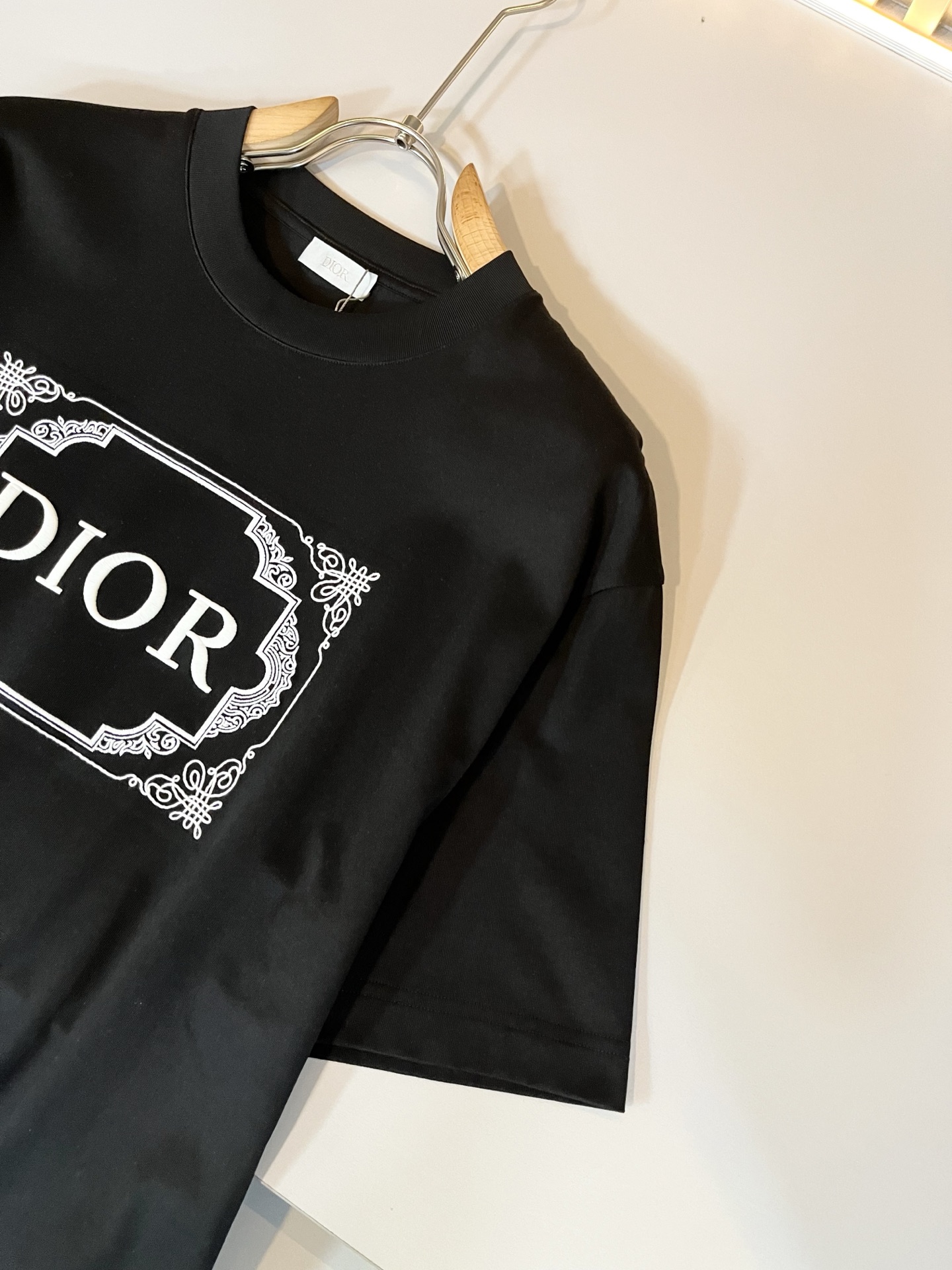 Dio*迪家 2026春夏新款男女同款👫短袖T恤，专柜同步发售！定制专属260克纯棉面料，定制原版工艺螺