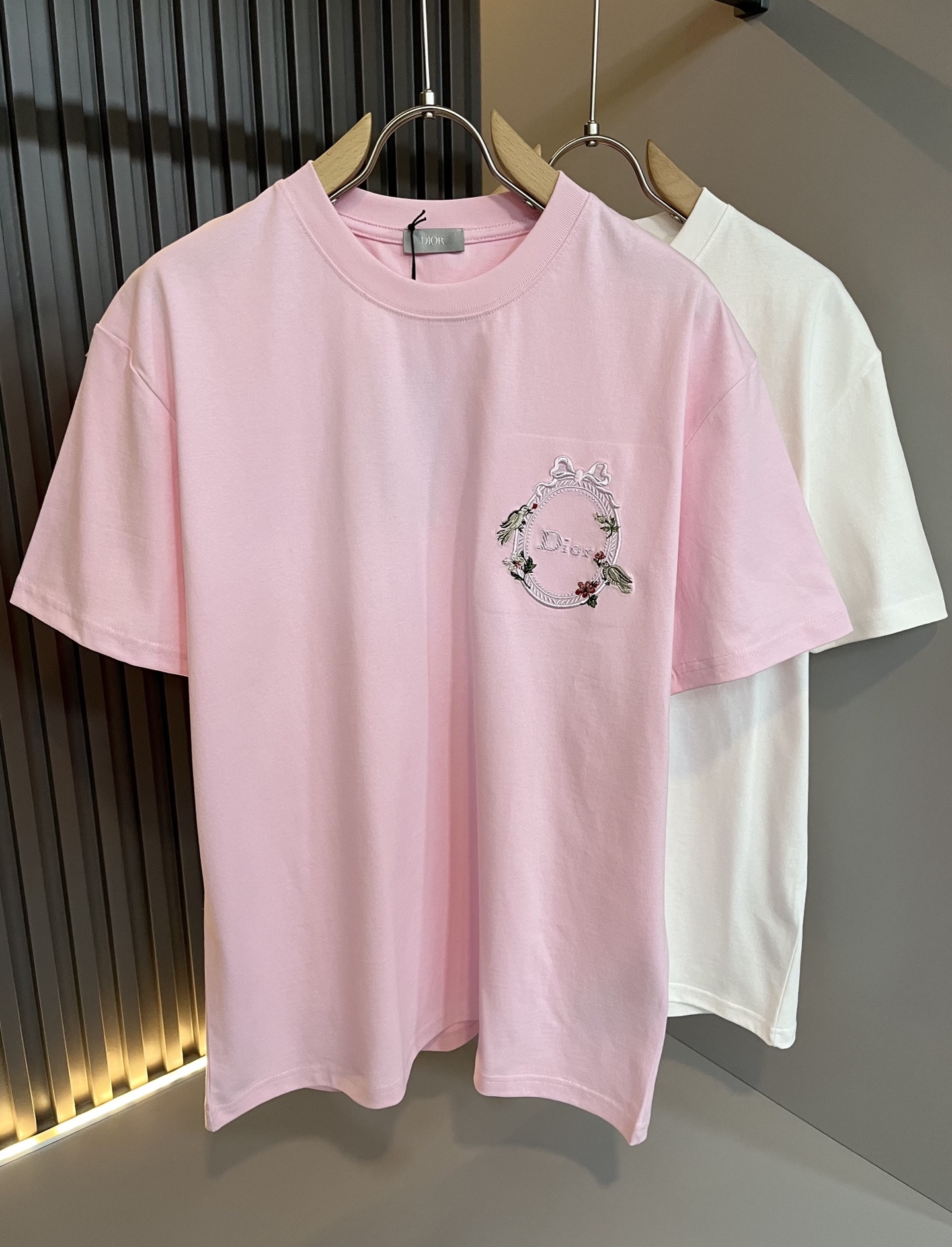 Dio*迪家 2026春夏新款男女同款👫短袖T恤，专柜同步发售！定制专属260克纯棉面料，定制原版工艺螺