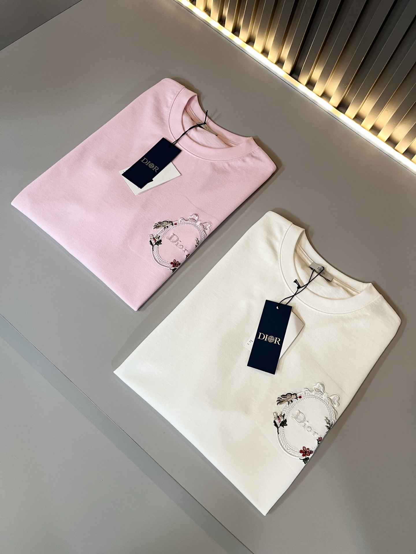 Dio*迪家 2026春夏新款男女同款👫短袖T恤，专柜同步发售！定制专属260克纯棉面料，定制原版工艺螺