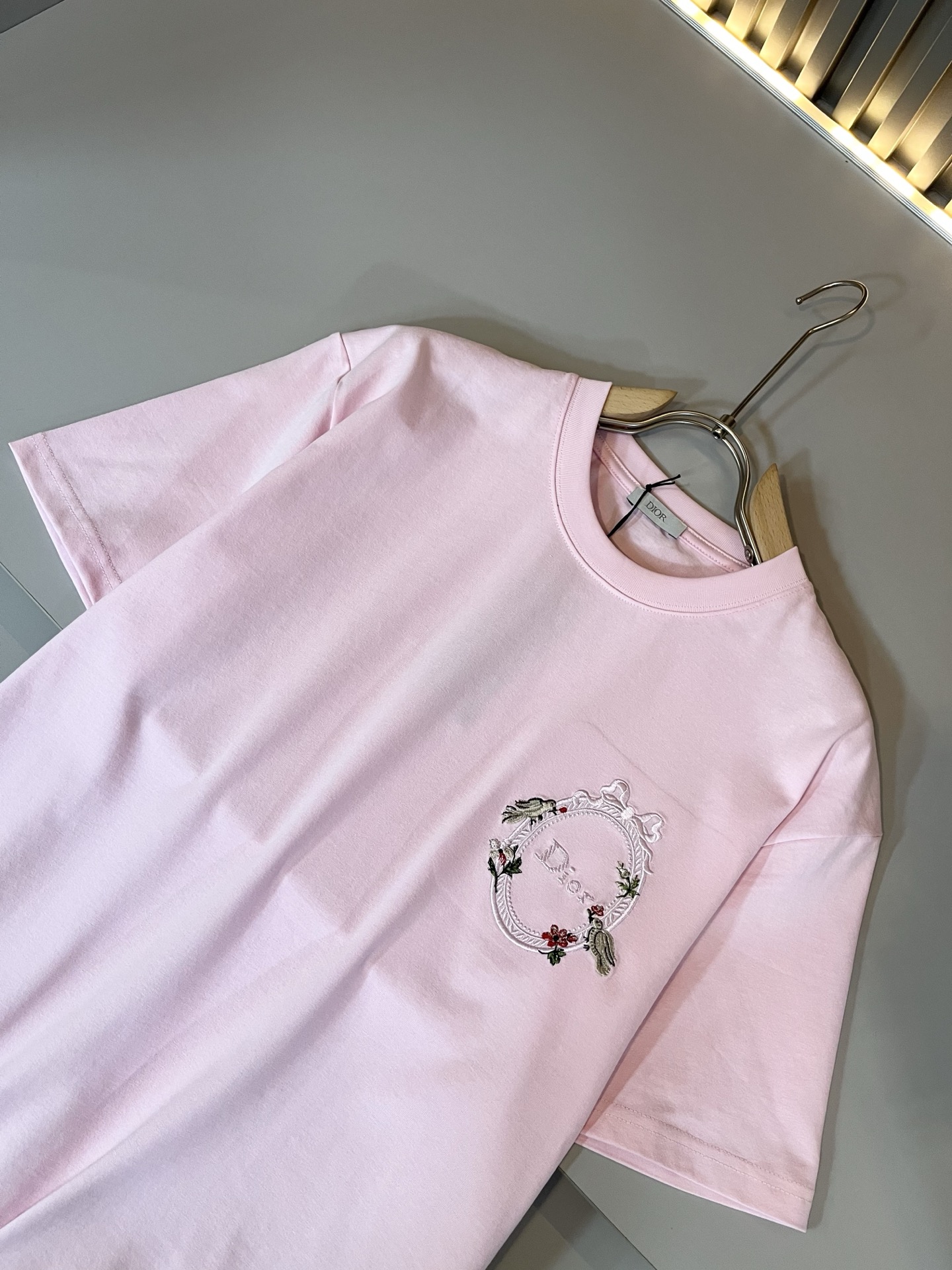 Dio*迪家 2026春夏新款男女同款👫短袖T恤，专柜同步发售！定制专属260克纯棉面料，定制原版工艺螺