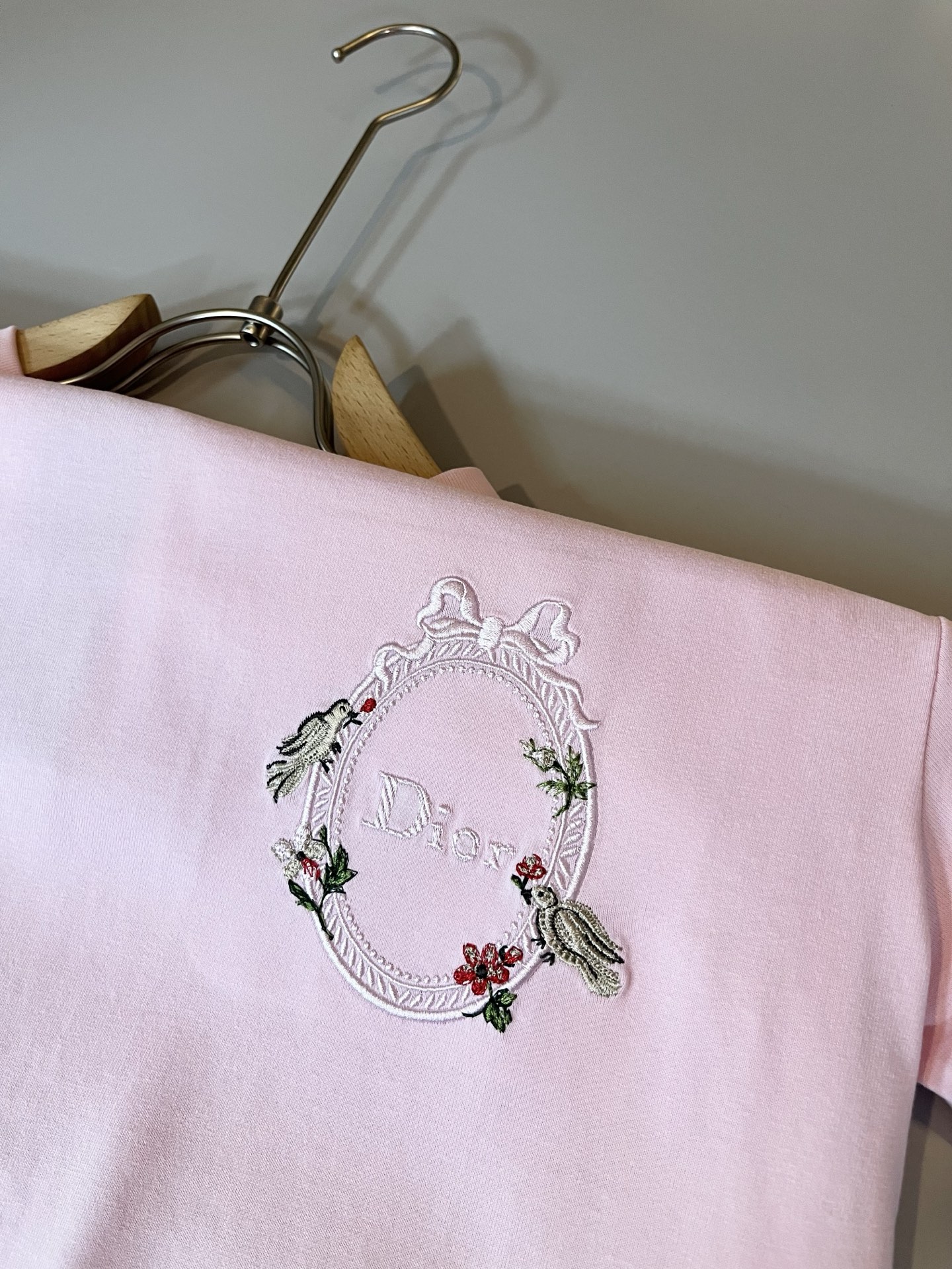 Dio*迪家 2026春夏新款男女同款👫短袖T恤，专柜同步发售！定制专属260克纯棉面料，定制原版工艺螺