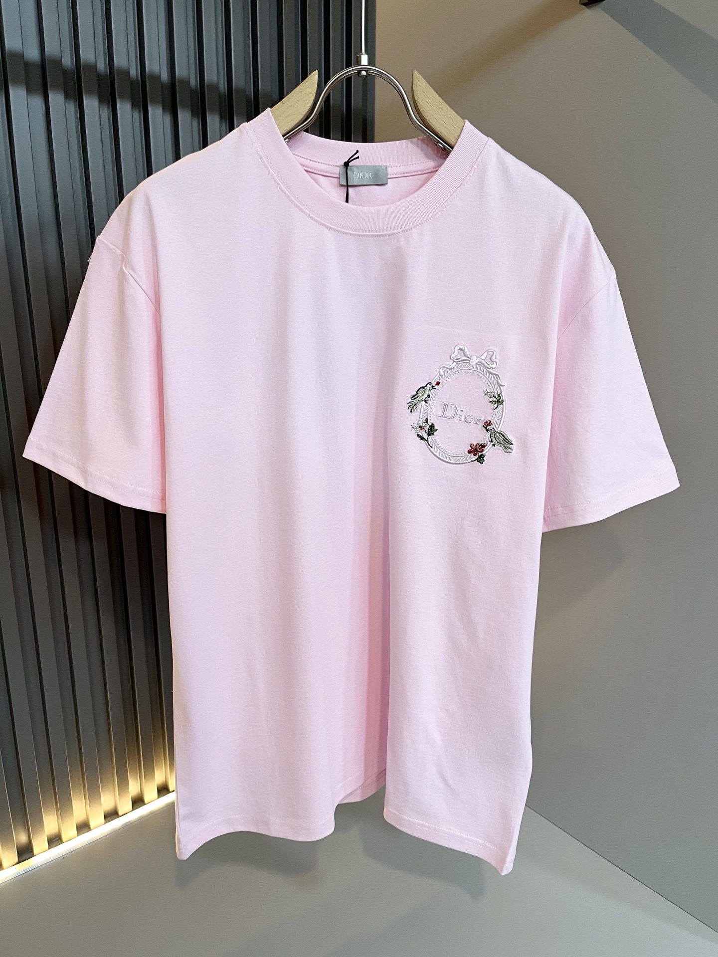 Dio*迪家 2026春夏新款男女同款👫短袖T恤，专柜同步发售！定制专属260克纯棉面料，定制原版工艺螺