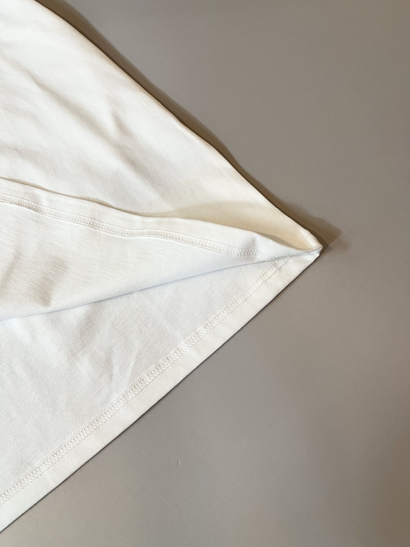 Dio*迪家 2026春夏新款男女同款👫短袖T恤，专柜同步发售！定制专属260克纯棉面料，定制原版工艺螺