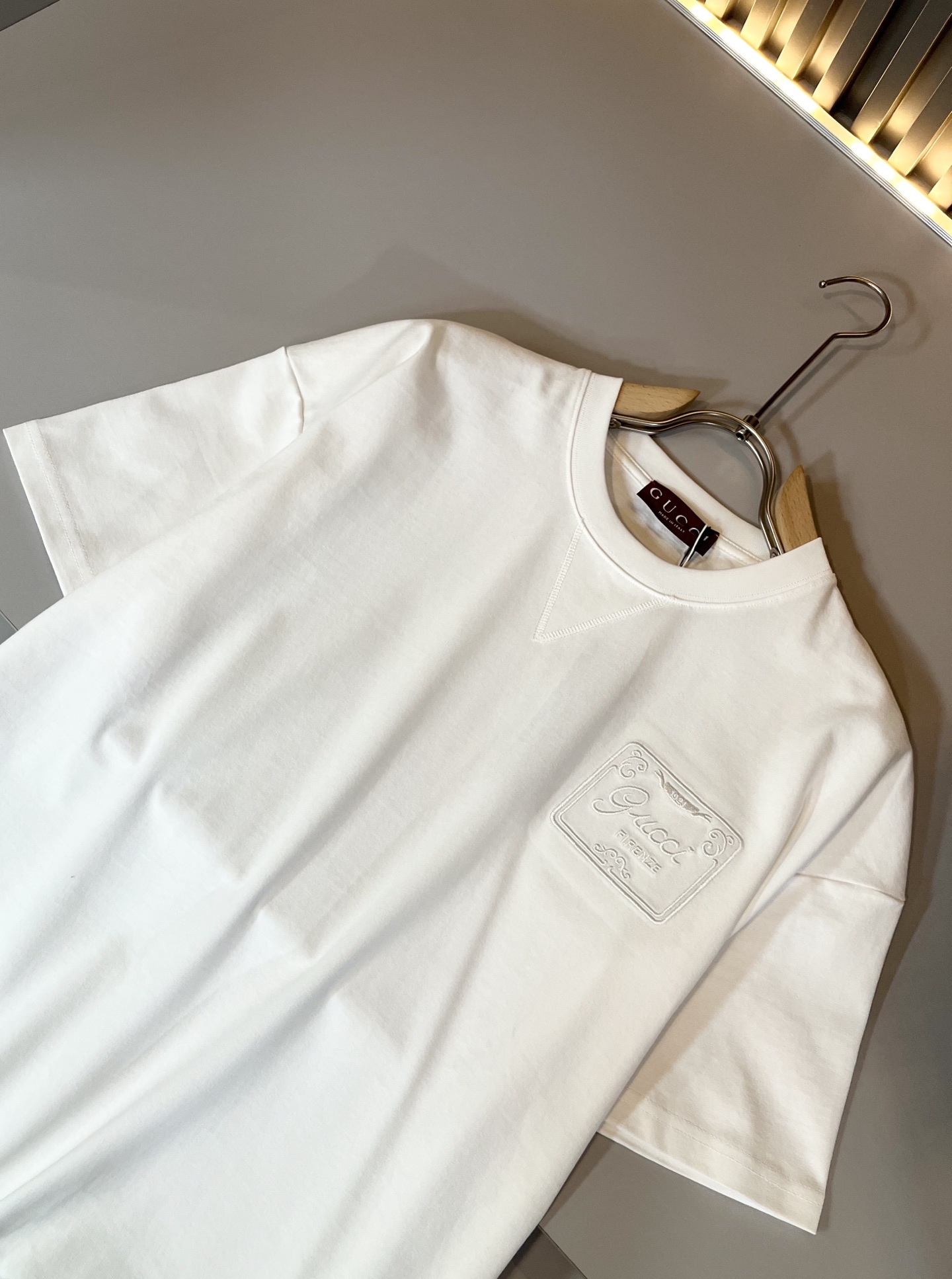 Gucc*古家 2026春夏新款男女同情侣款👫休闲宽松棉质圆领短袖T恤衫！贸易公司渠道稀出，同步官网发售