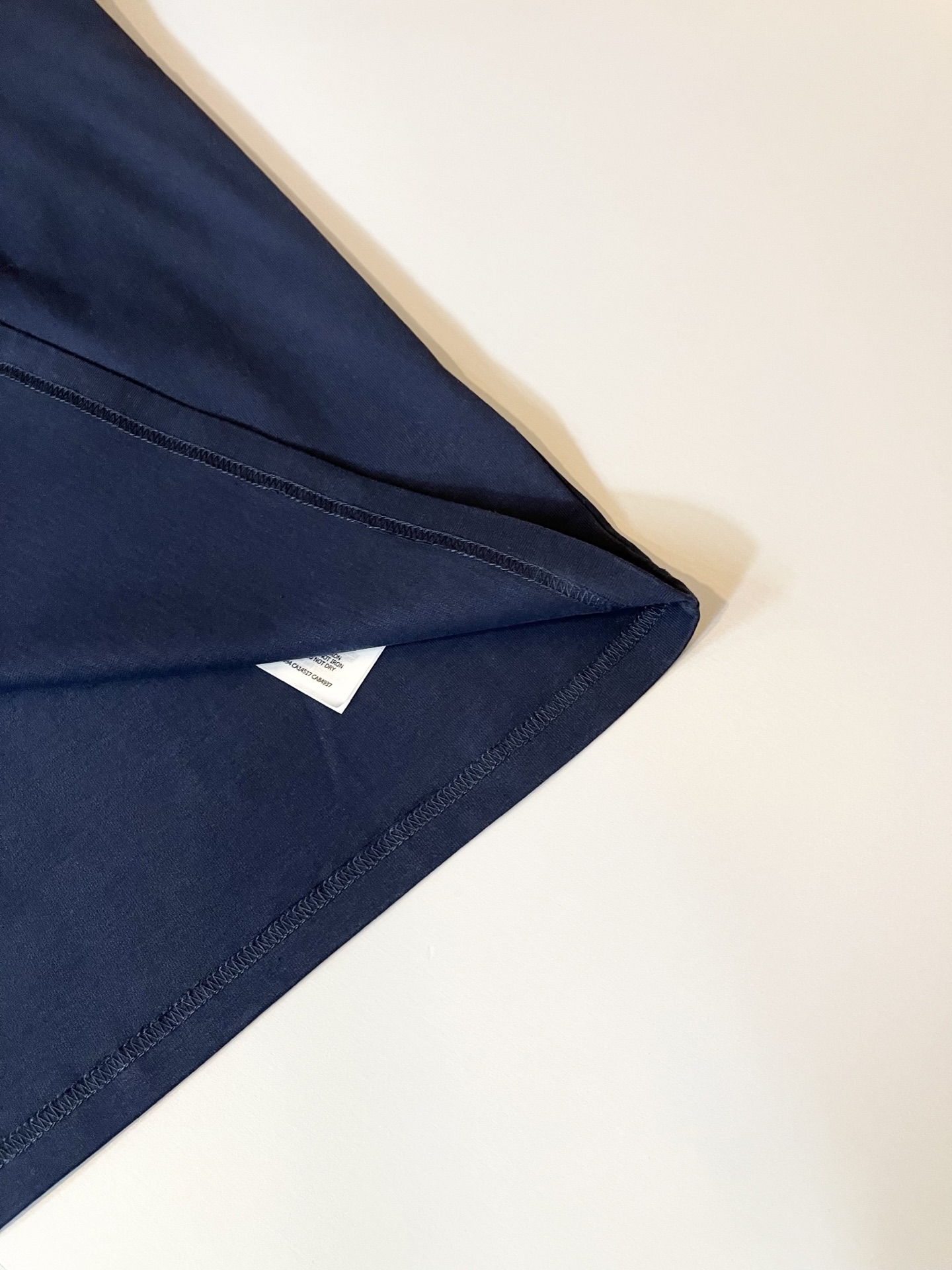 Gucc*古家 2026春夏新款男女同情侣款👫休闲宽松棉质圆领短袖T恤衫！贸易公司渠道稀出，同步官网发售