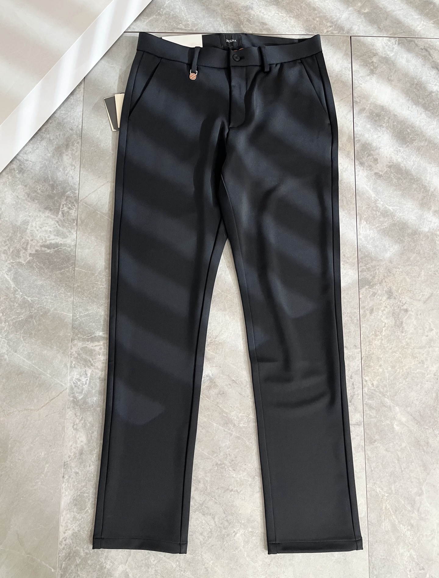 Ermenegildo Zeg*a杰*亚 2026春夏新款男士休闲西裤，压轴的渠道货出现了！！柜台同步销