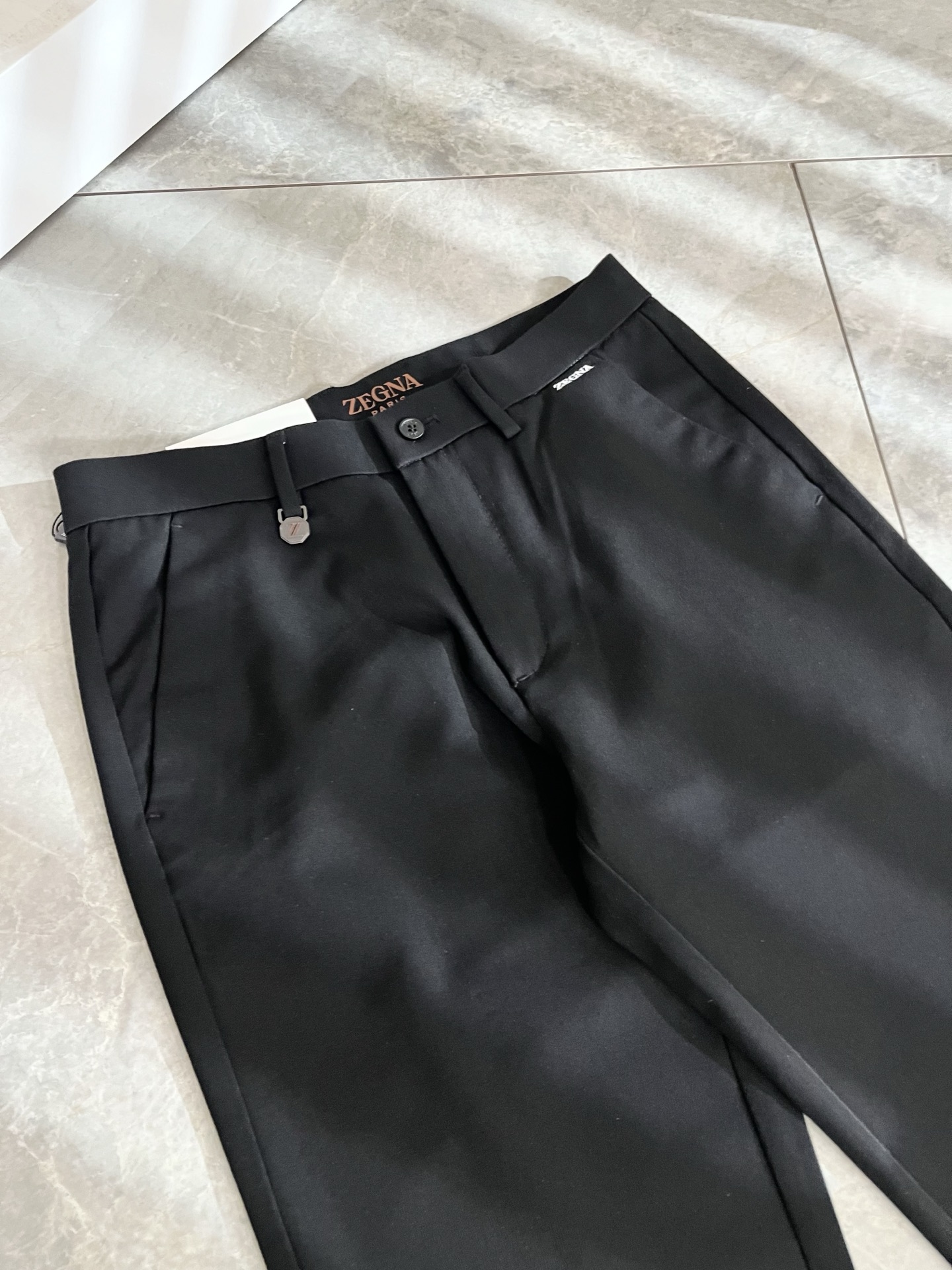 Ermenegildo Zeg*a杰*亚 2026春夏新款男士休闲西裤，压轴的渠道货出现了！！柜台同步销