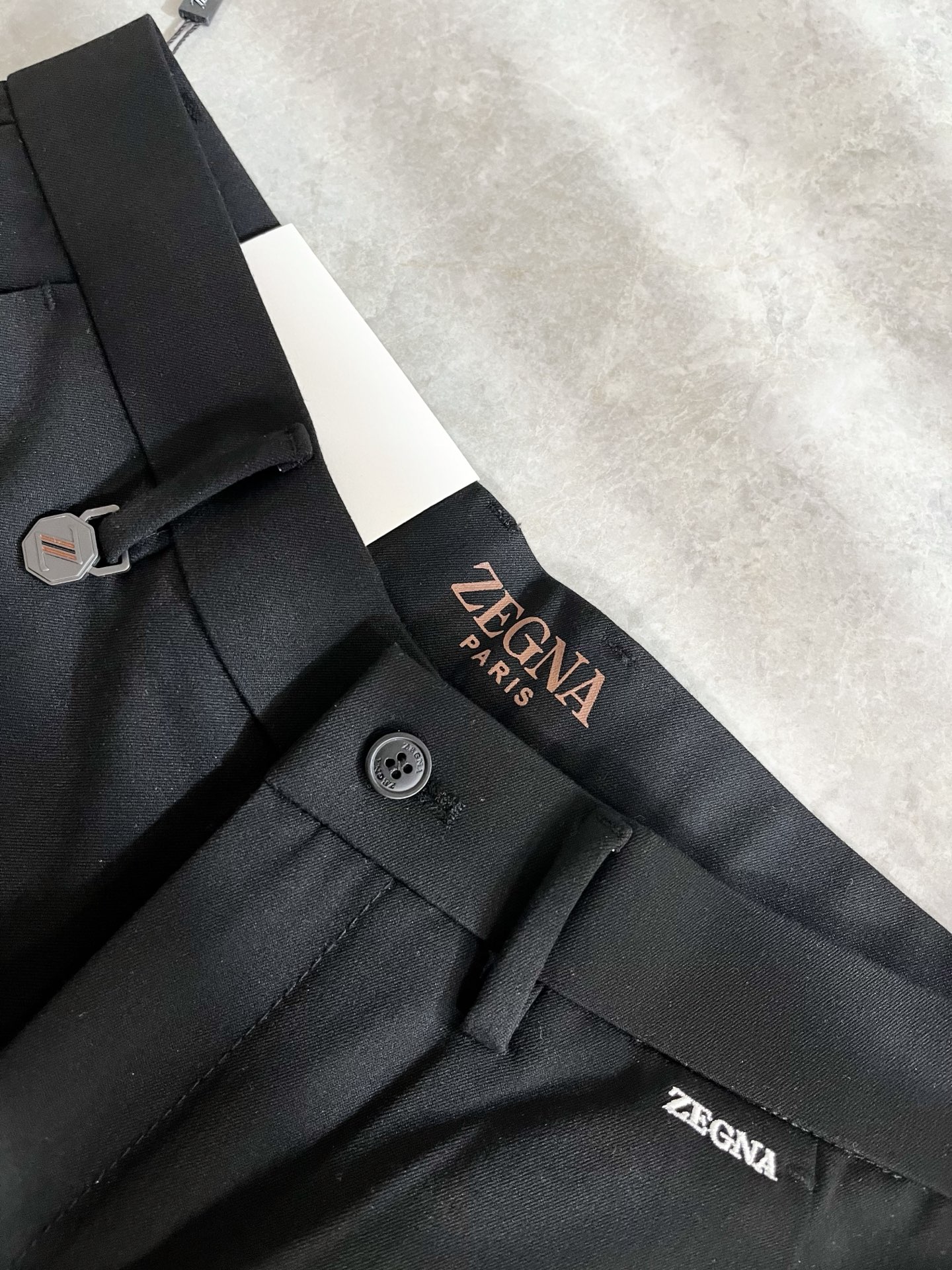 Ermenegildo Zeg*a杰*亚 2026春夏新款男士休闲西裤，压轴的渠道货出现了！！柜台同步销