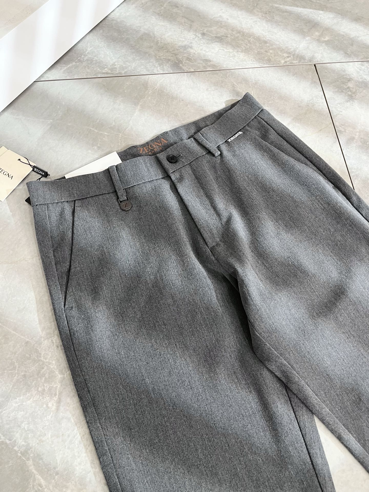 Ermenegildo Zeg*a杰*亚 2026春夏新款男士休闲西裤，压轴的渠道货出现了！！柜台同步销