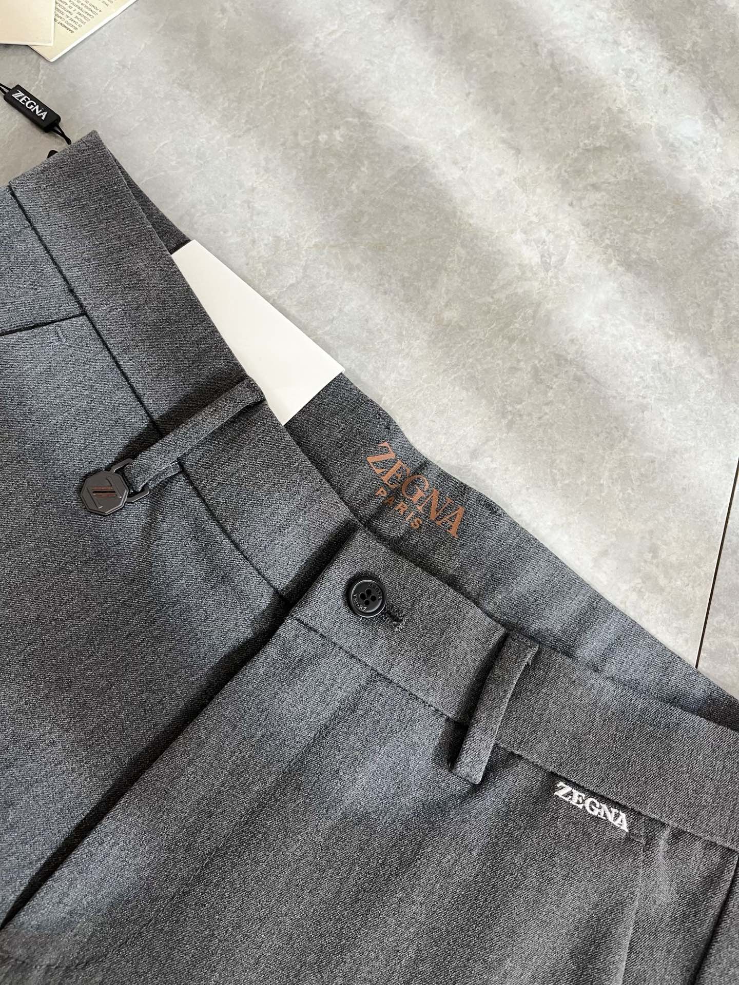 Ermenegildo Zeg*a杰*亚 2026春夏新款男士休闲西裤，压轴的渠道货出现了！！柜台同步销