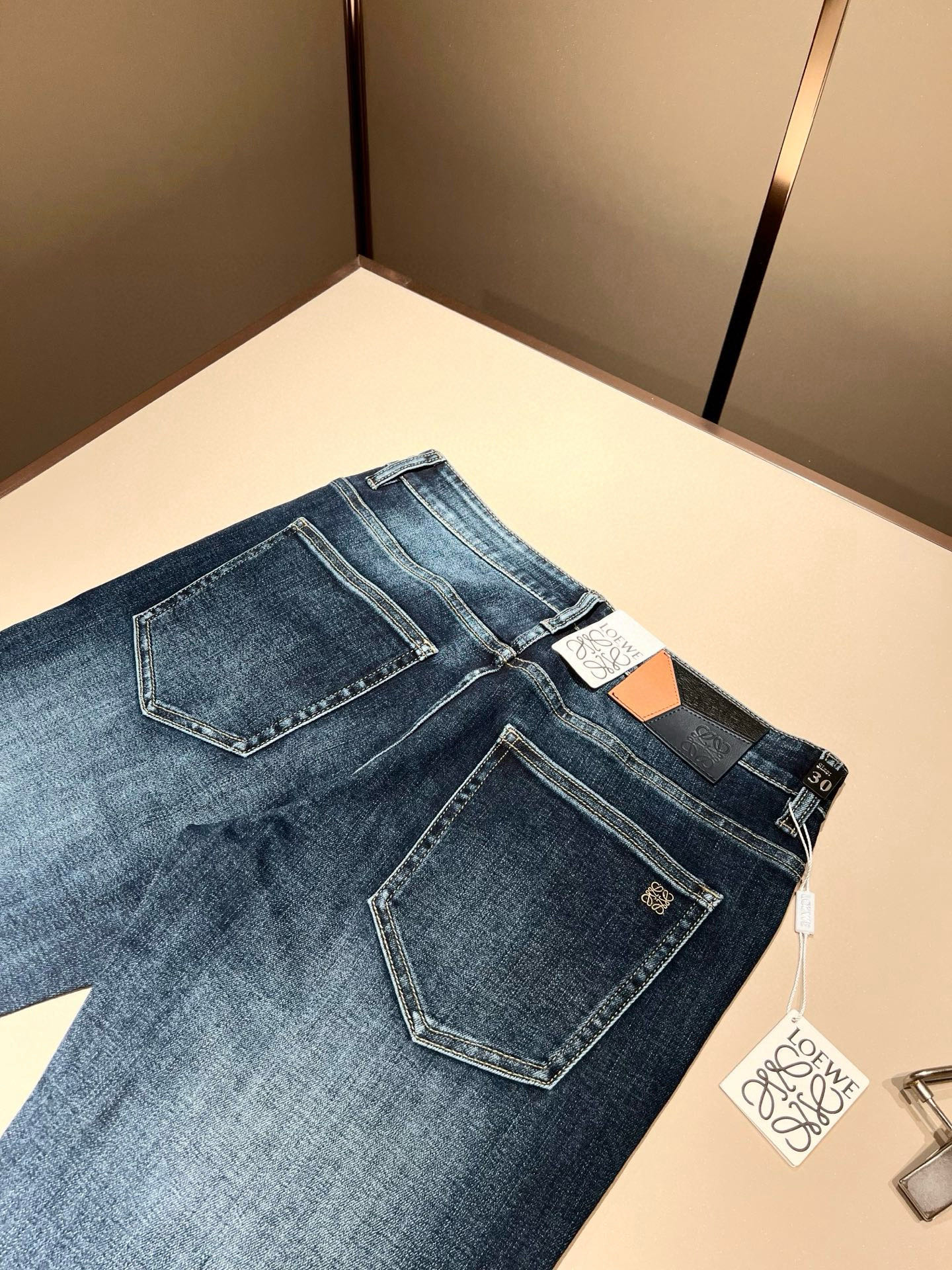 LO*WE/罗*威2026春夏新品男士时装款高端休闲裤，香港洋行渠道货，日本原厂出品，纯血统品质，完美延