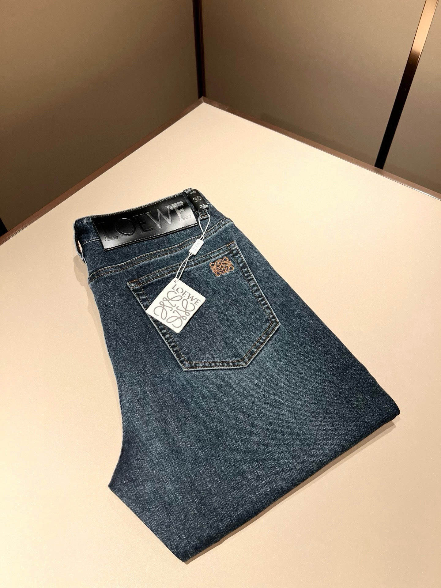 LO*WE/罗*威2026春夏新品男士时装款高端休闲裤，香港洋行渠道货，日本原厂出品，纯血统品质，完美延