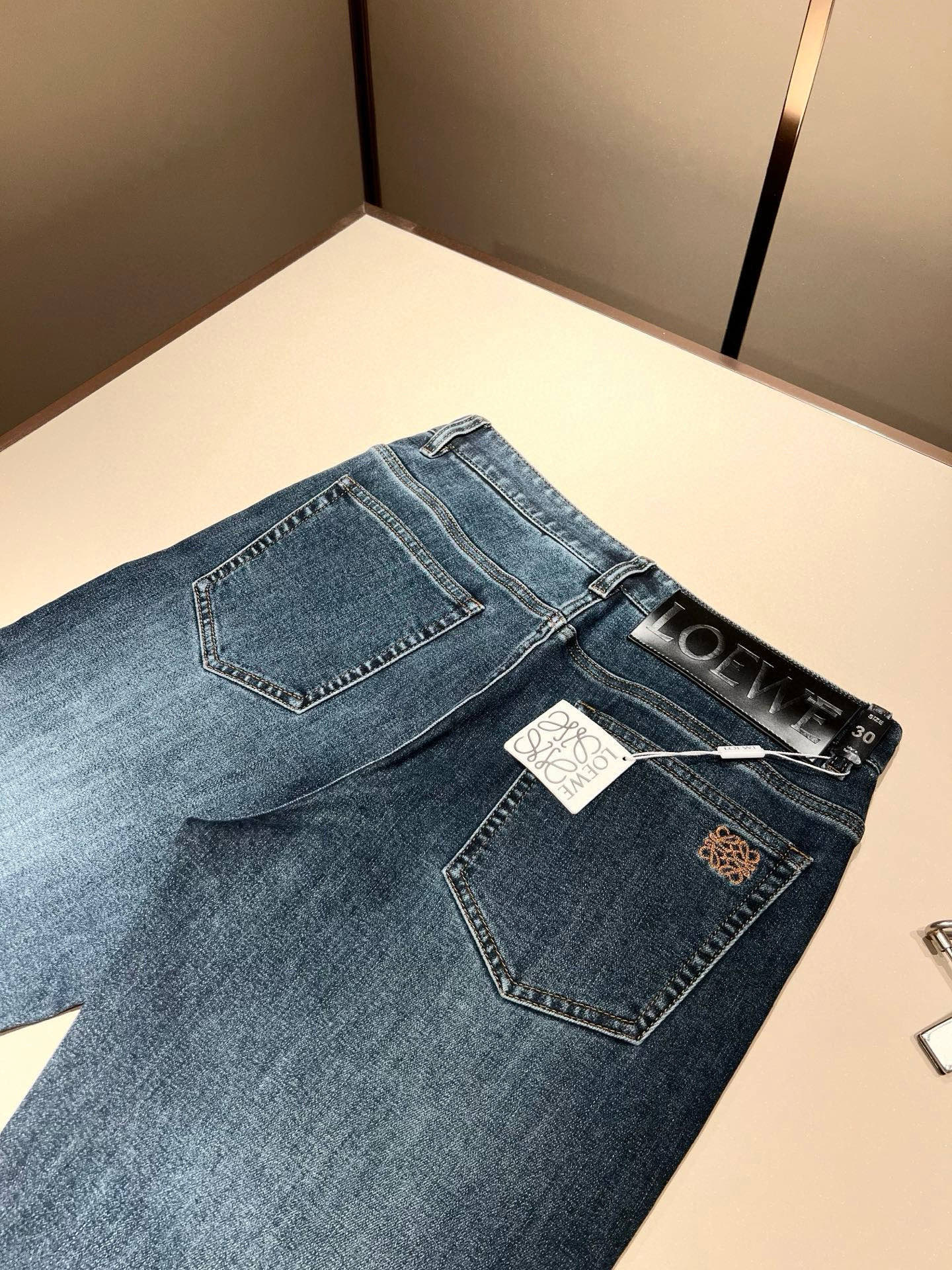 LO*WE/罗*威2026春夏新品男士时装款高端休闲裤，香港洋行渠道货，日本原厂出品，纯血统品质，完美延