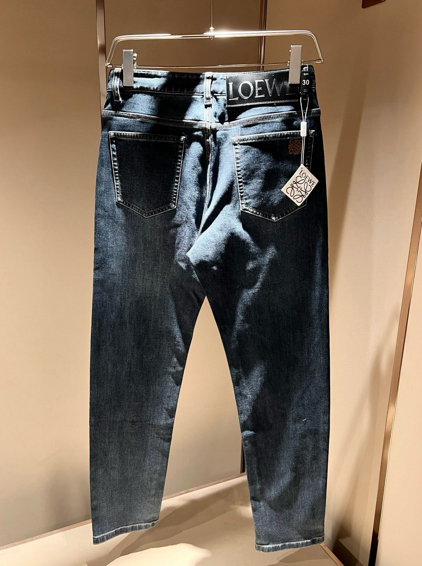 LO*WE/罗*威2026春夏新品男士时装款高端休闲裤，香港洋行渠道货，日本原厂出品，纯血统品质，完美延