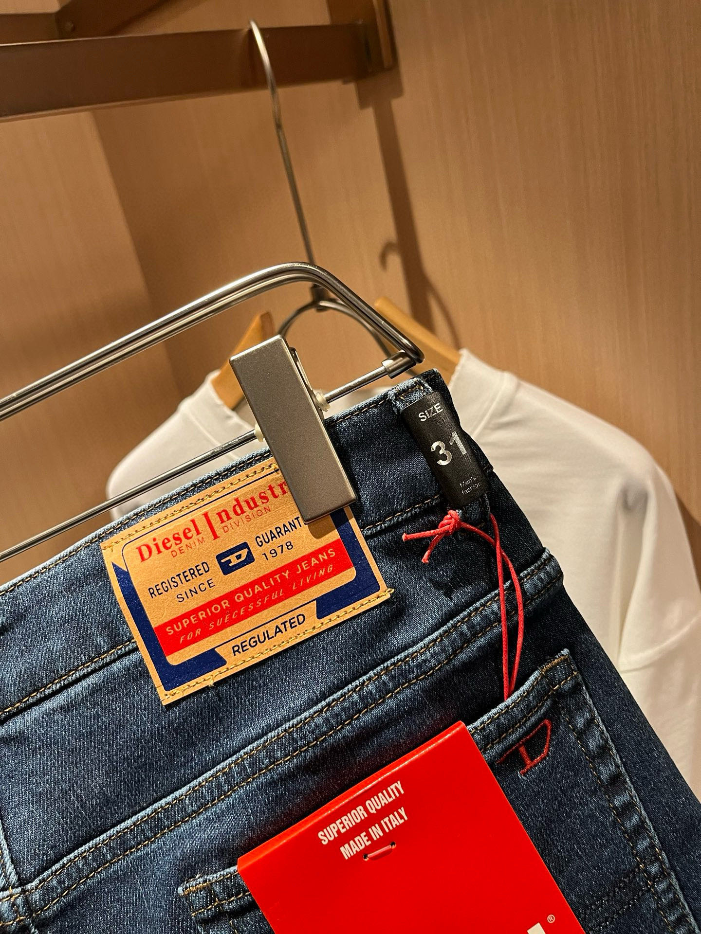 迪赛2026春夏男士水洗小直筒牛仔裤！贸易公司渠道牛货，品相超赞，时尚圈万能的百搭裤王，欧美街拍中高频穿