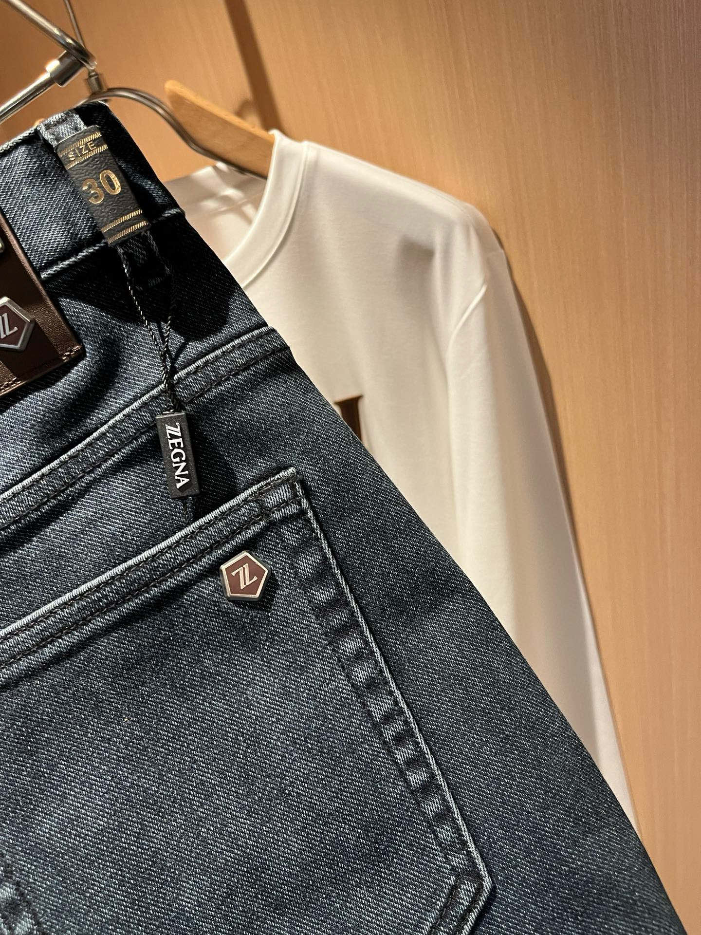 Zegna 杰尼亚 2026春夏新款男士休闲牛仔裤，压轴的渠道货出现了！！柜台同步销售！ 毫不夸张的说，