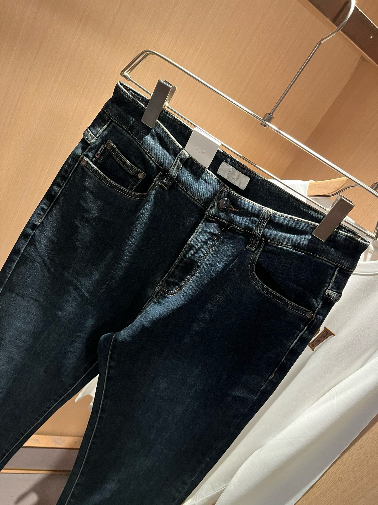 Dio*r 迪家 2026春夏男士水洗小直筒牛仔裤！贸易公司渠道牛货，品相超赞，时尚圈万能的百搭裤王，欧