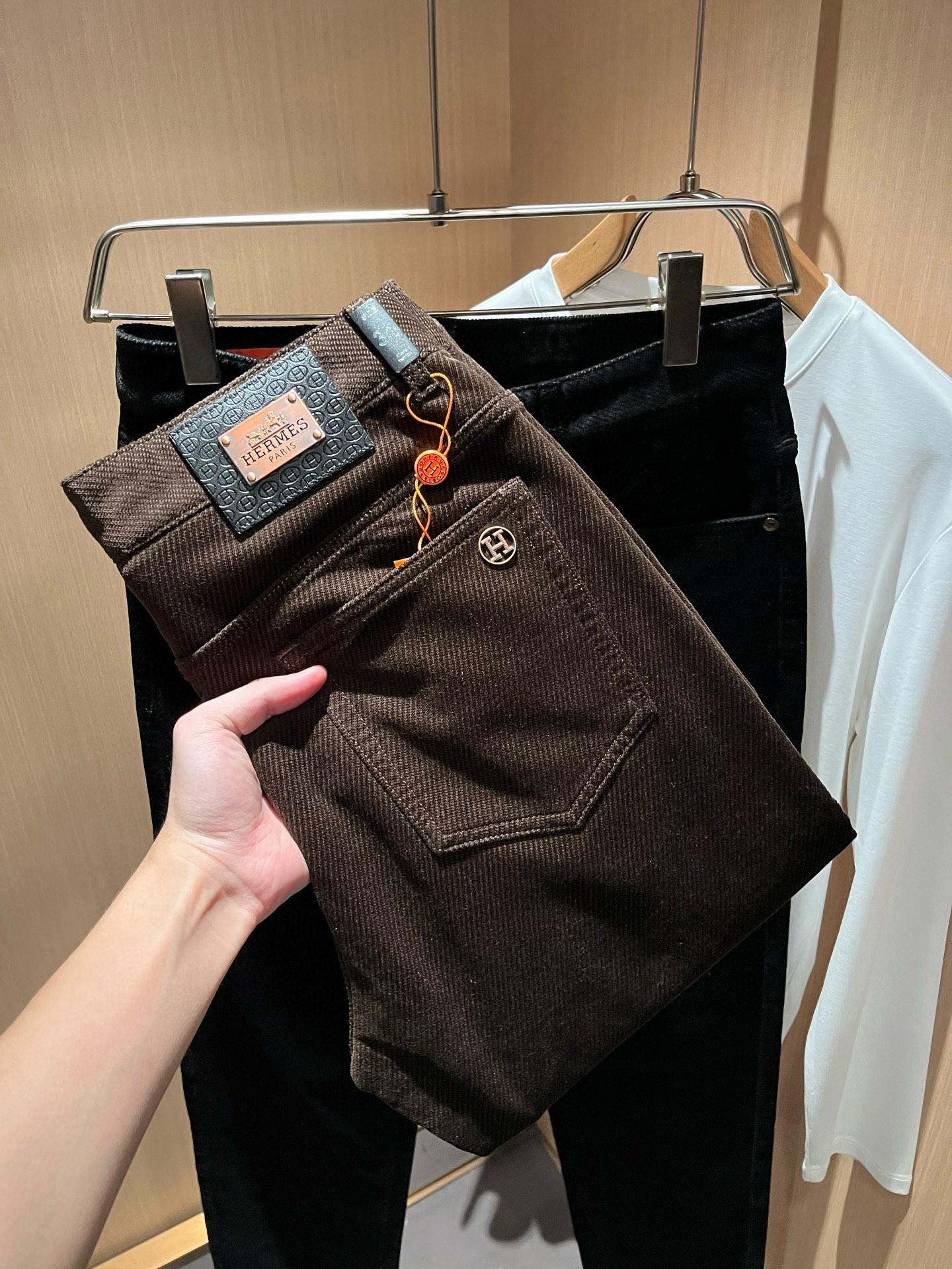 HERM*S 爱*仕 2026秋冬男士高端灯芯绒休闲裤 海外贸易公司渠道订单 ！男士休闲修身直筒休闲裤！