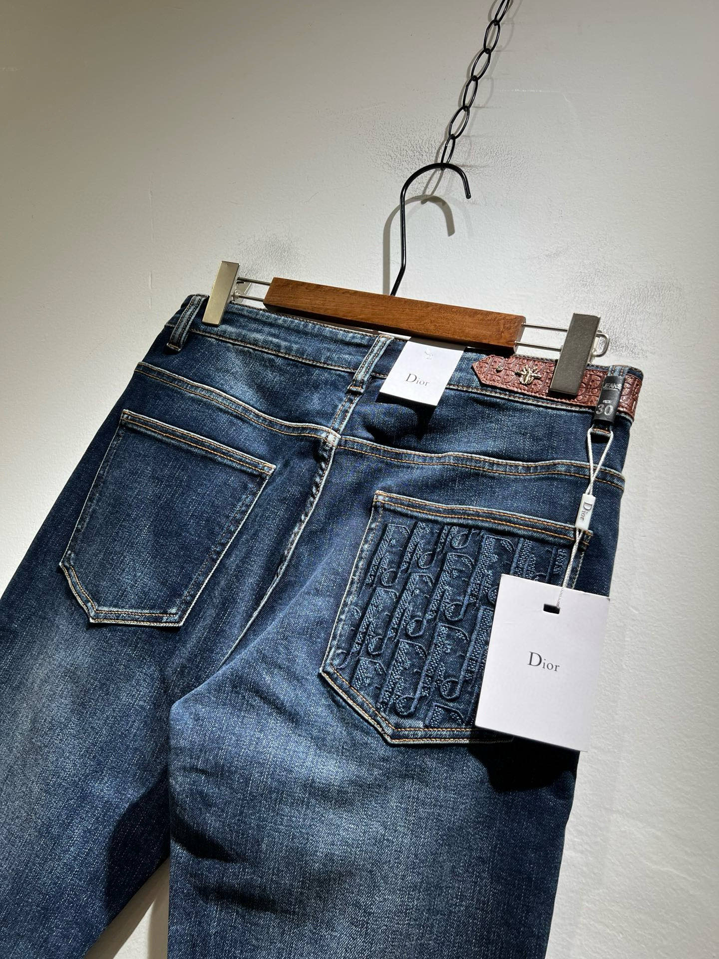 Dio*r 迪家 2026春夏男士水洗小直筒牛仔裤！贸易公司渠道牛货，品相超赞，时尚圈万能的百搭裤王，欧