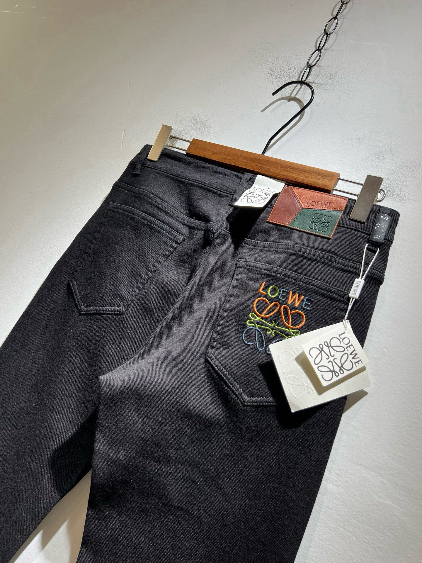 LO*WE/罗*威2026春夏新品男士时装款高端休闲裤，香港洋行渠道货，日本原厂出品，纯血统品质，完美延
