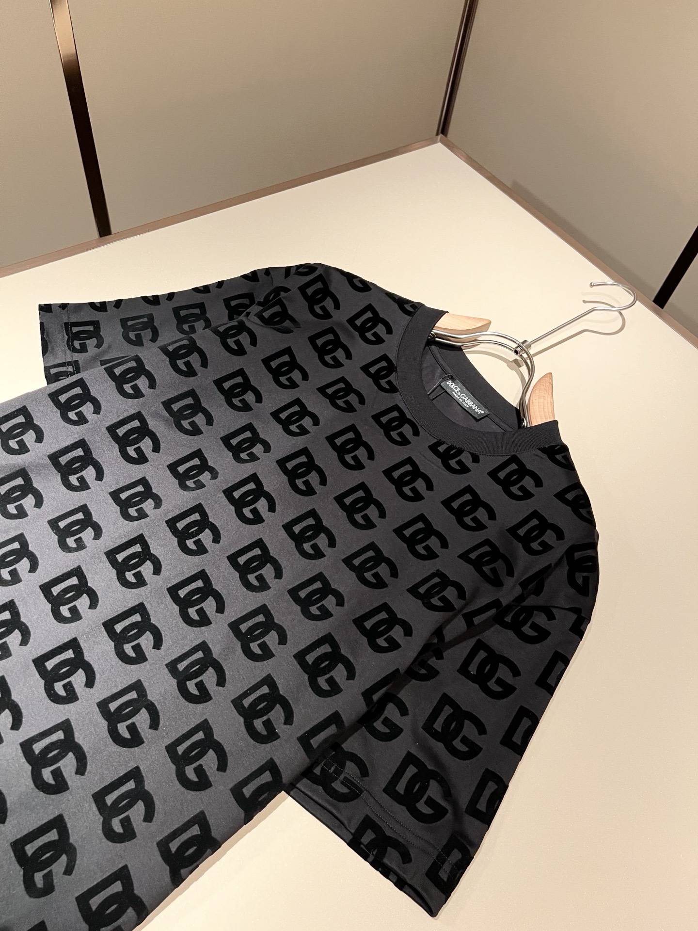 Dolce&Gabba*a 杜嘉*纳2026春夏新款男女同款👫短袖T恤，专柜同步发售！定制专属纯棉面料，