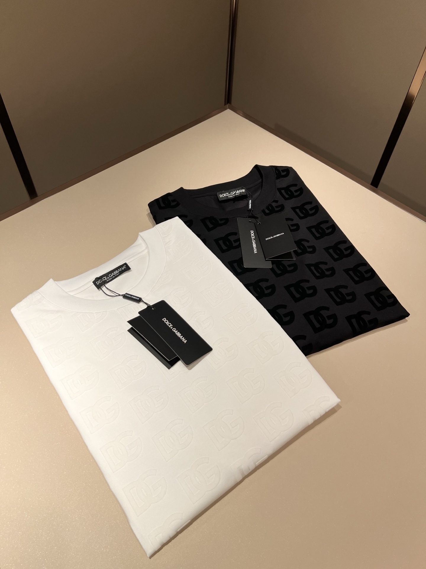Dolce&Gabba*a 杜嘉*纳2026春夏新款男女同款👫短袖T恤，专柜同步发售！定制专属纯棉面料，