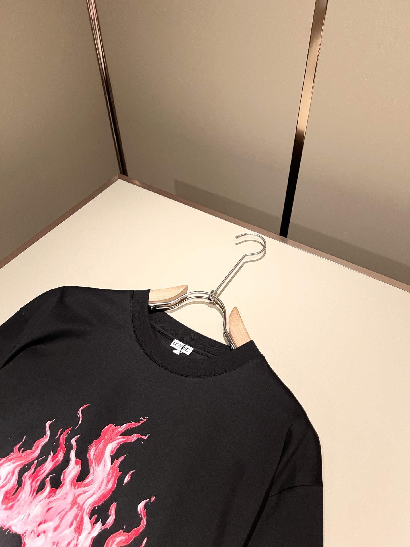 LOE*WE罗*威 2026春夏新款男女同款👫短袖T恤，意大利原厂订单渠道，极具个性高级风，标志logo