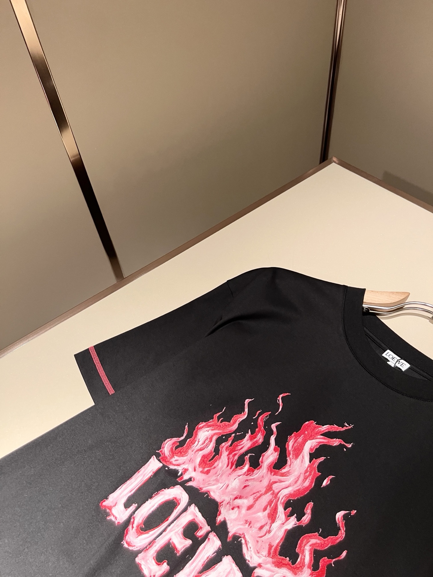 LOE*WE罗*威 2026春夏新款男女同款👫短袖T恤，意大利原厂订单渠道，极具个性高级风，标志logo