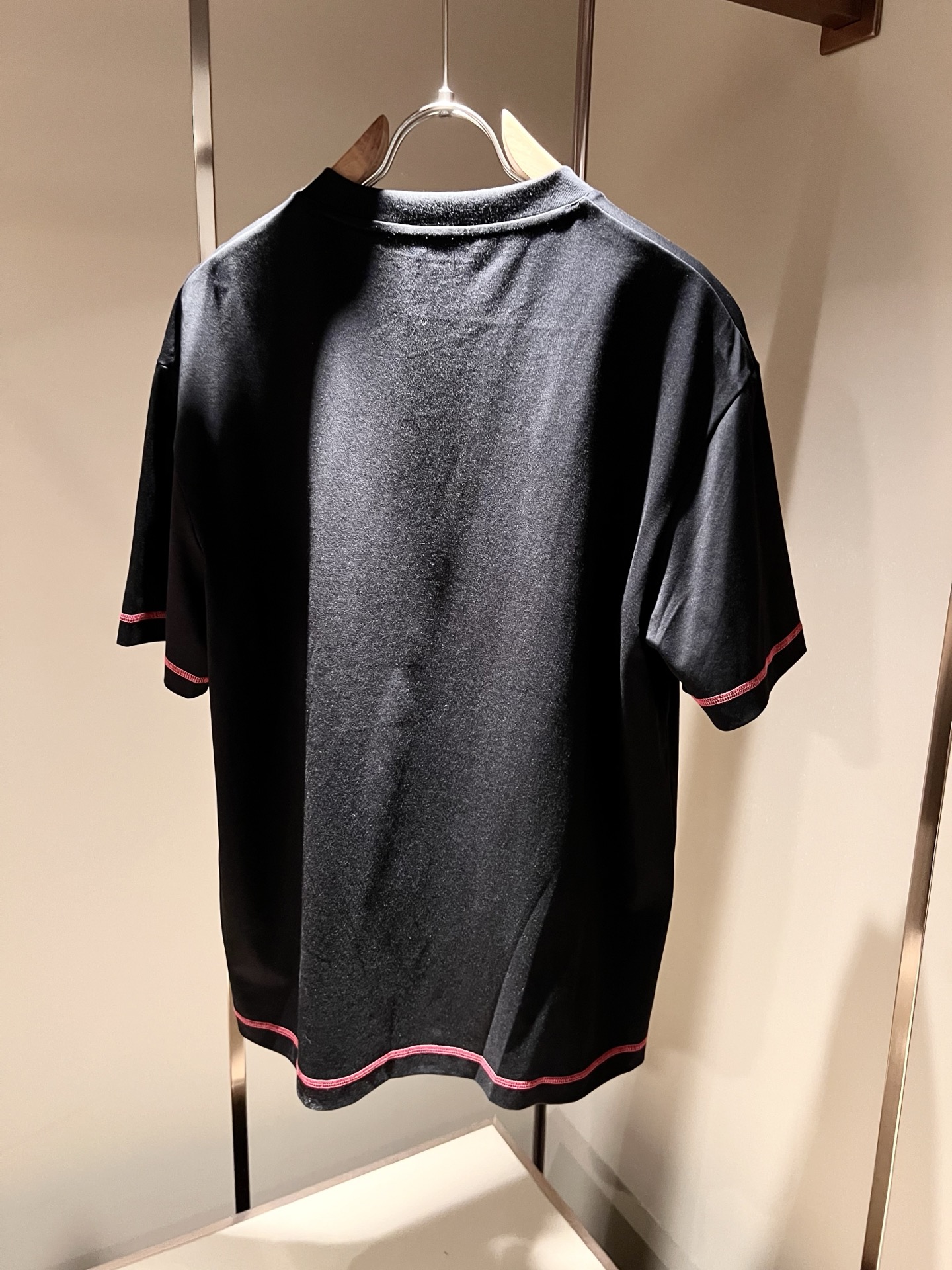 LOE*WE罗*威 2026春夏新款男女同款👫短袖T恤，意大利原厂订单渠道，极具个性高级风，标志logo