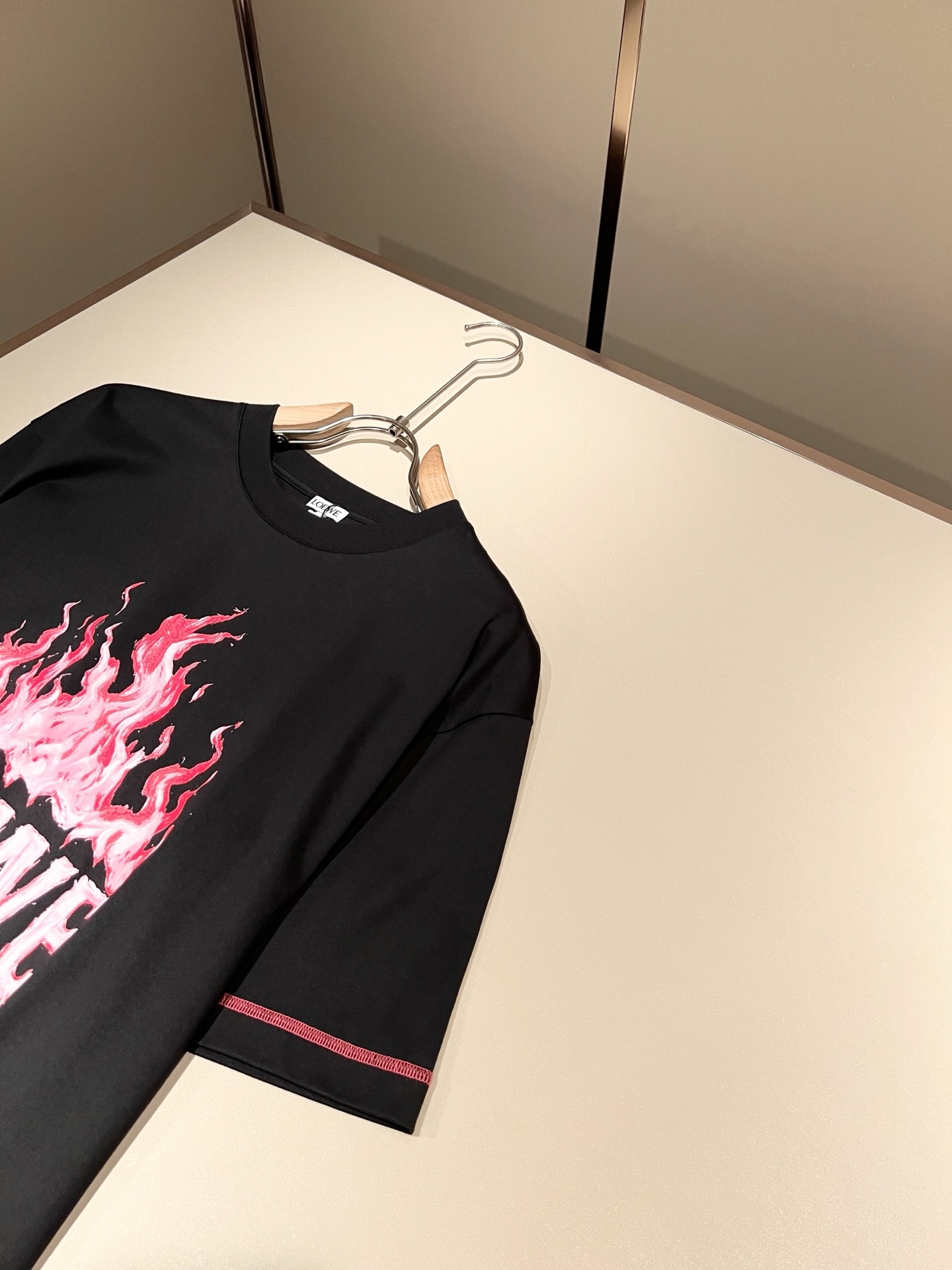 LOE*WE罗*威 2026春夏新款男女同款👫短袖T恤，意大利原厂订单渠道，极具个性高级风，标志logo