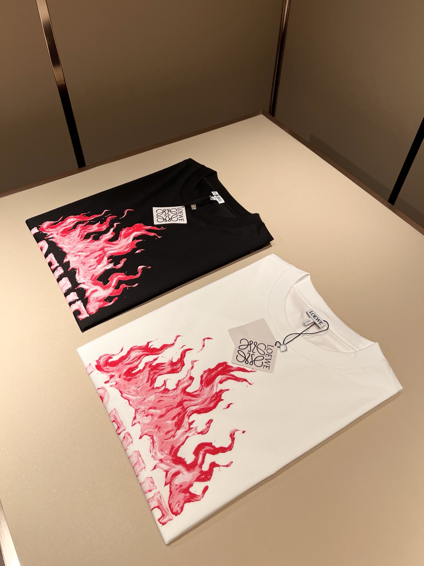 LOE*WE罗*威 2026春夏新款男女同款👫短袖T恤，意大利原厂订单渠道，极具个性高级风，标志logo