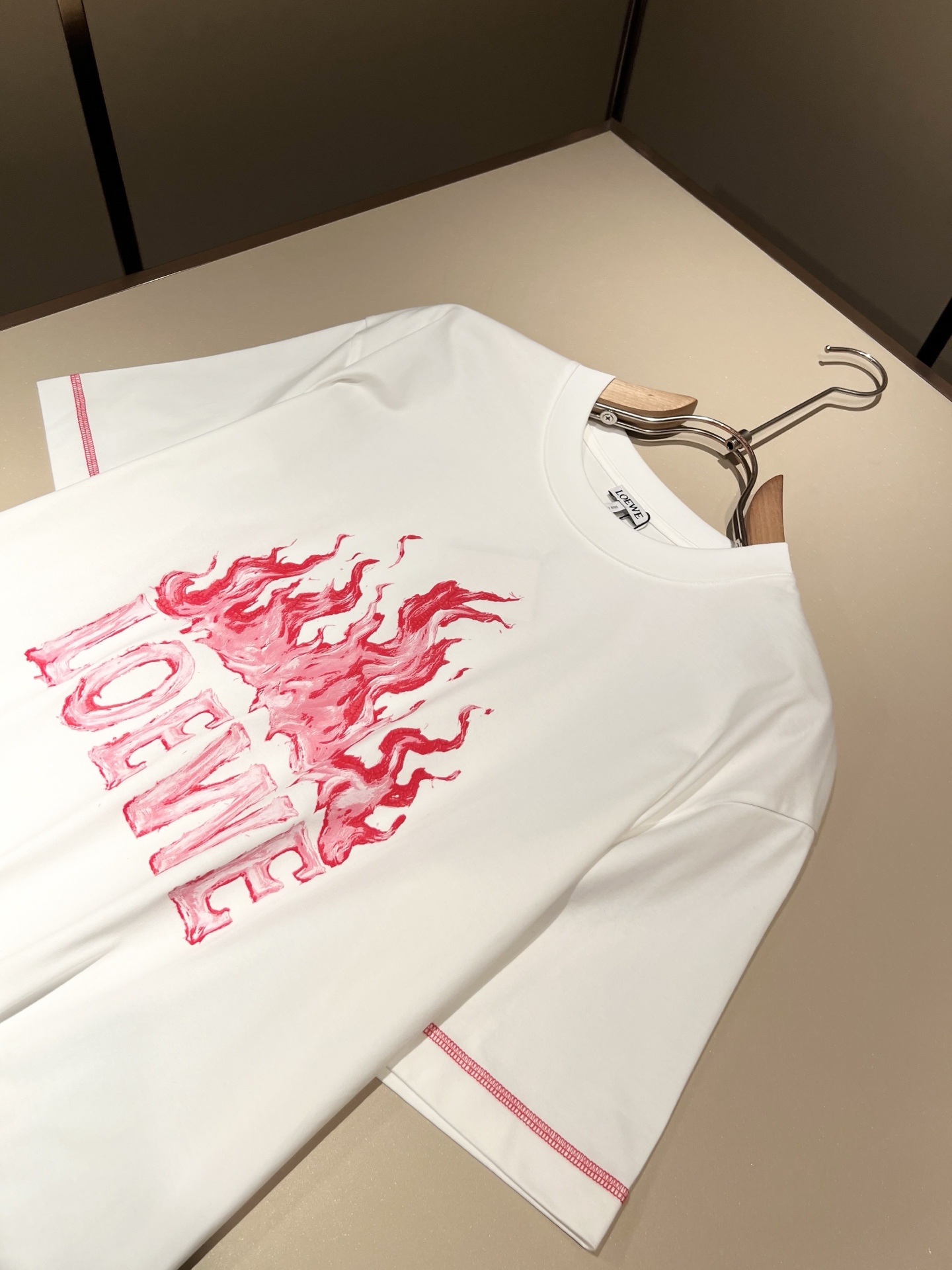 LOE*WE罗*威 2026春夏新款男女同款👫短袖T恤，意大利原厂订单渠道，极具个性高级风，标志logo