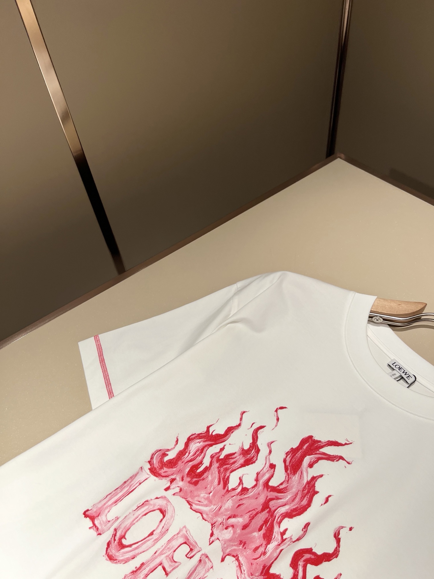 LOE*WE罗*威 2026春夏新款男女同款👫短袖T恤，意大利原厂订单渠道，极具个性高级风，标志logo