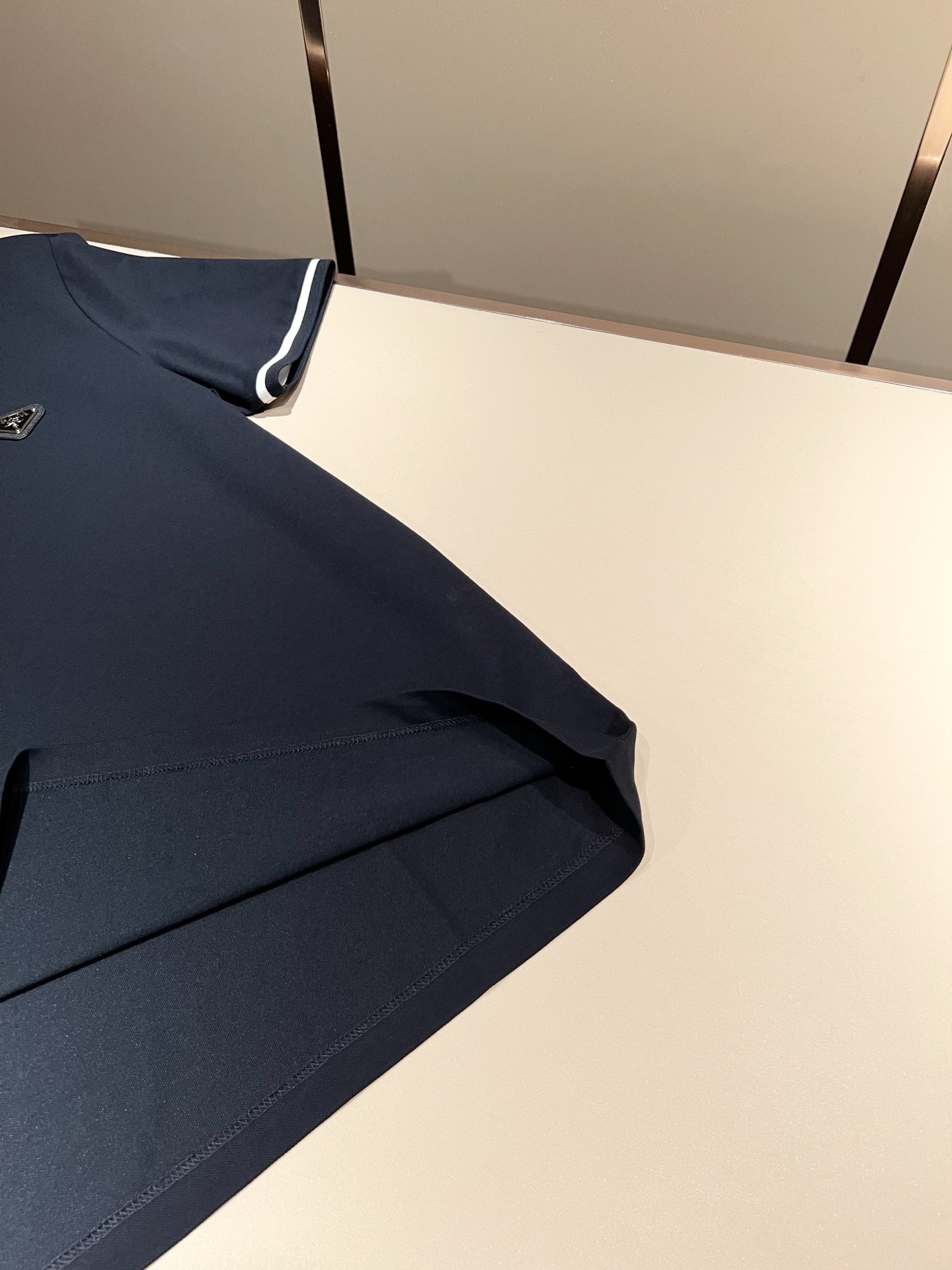 Prad*普*达 2026春夏季新款经典元素短袖Polo衫，经典大方的款式，可以穿十年都还是流行的那种，