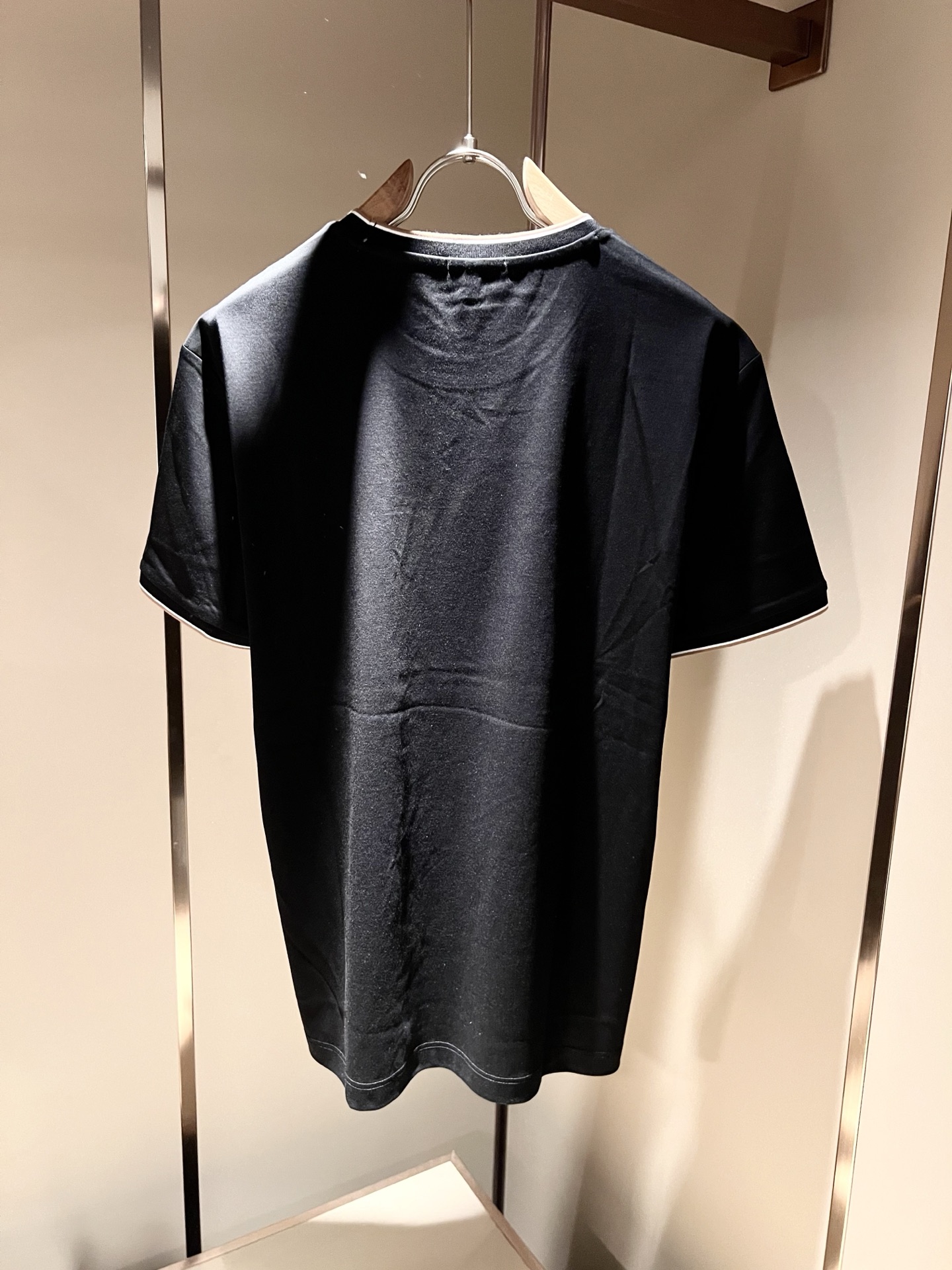 Moncler蒙家 2026春夏最新男女同款👫贸易订单短袖T恤，全品相！！网红款！采用logo图案徽章设