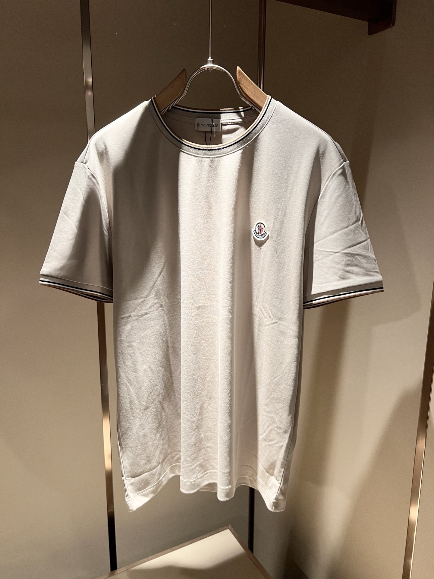 Moncler蒙家 2026春夏最新男女同款👫贸易订单短袖T恤，全品相！！网红款！采用logo图案徽章设