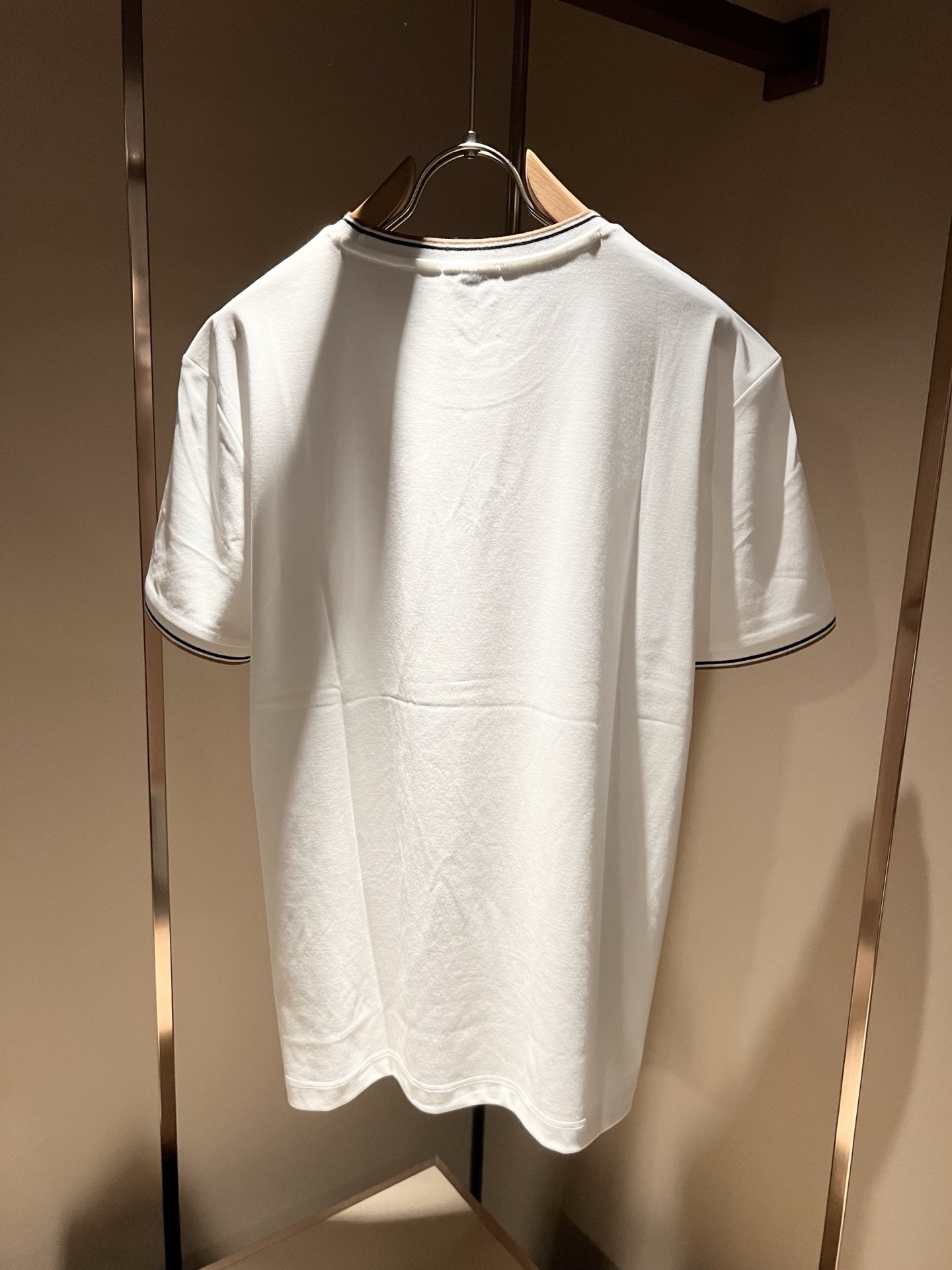 Moncler蒙家 2026春夏最新男女同款👫贸易订单短袖T恤，全品相！！网红款！采用logo图案徽章设