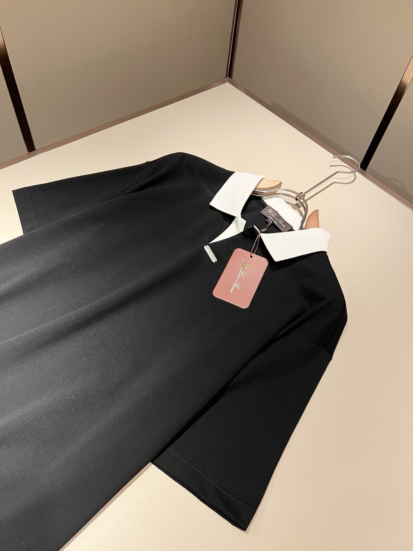 Loro Piana诺悠翩雅 2026春夏男士最新的贸易订单短袖Polo衫，全品相！！定制珠地纯棉面料！