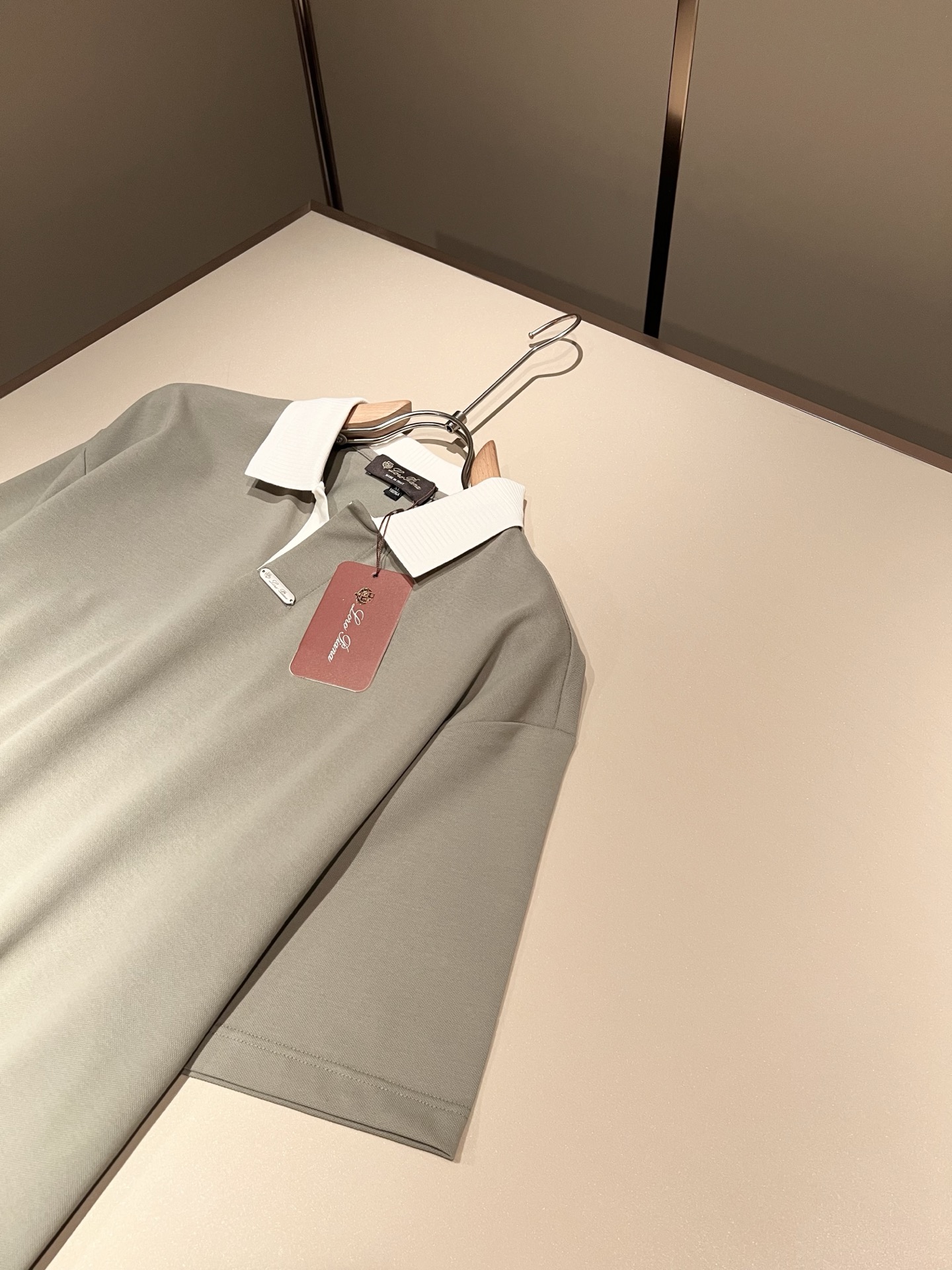 Loro Piana诺悠翩雅 2026春夏男士最新的贸易订单短袖Polo衫，全品相！！定制珠地纯棉面料！