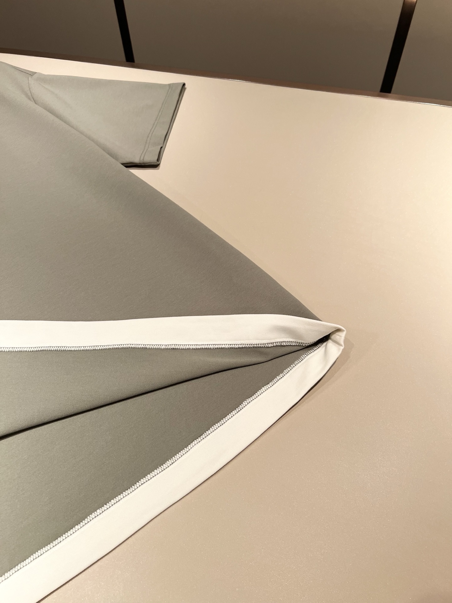 Loro Piana诺悠翩雅 2026春夏男士最新的贸易订单短袖Polo衫，全品相！！定制珠地纯棉面料！