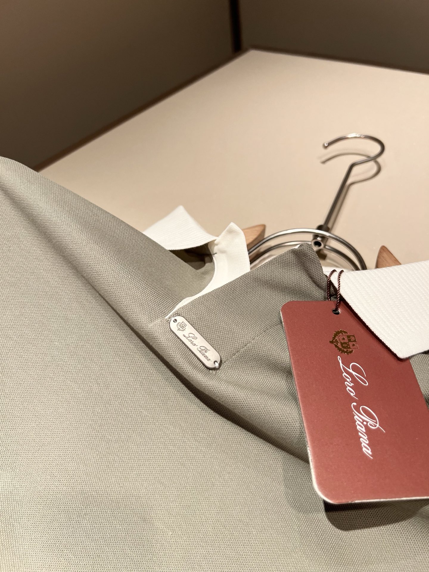 Loro Piana诺悠翩雅 2026春夏男士最新的贸易订单短袖Polo衫，全品相！！定制珠地纯棉面料！