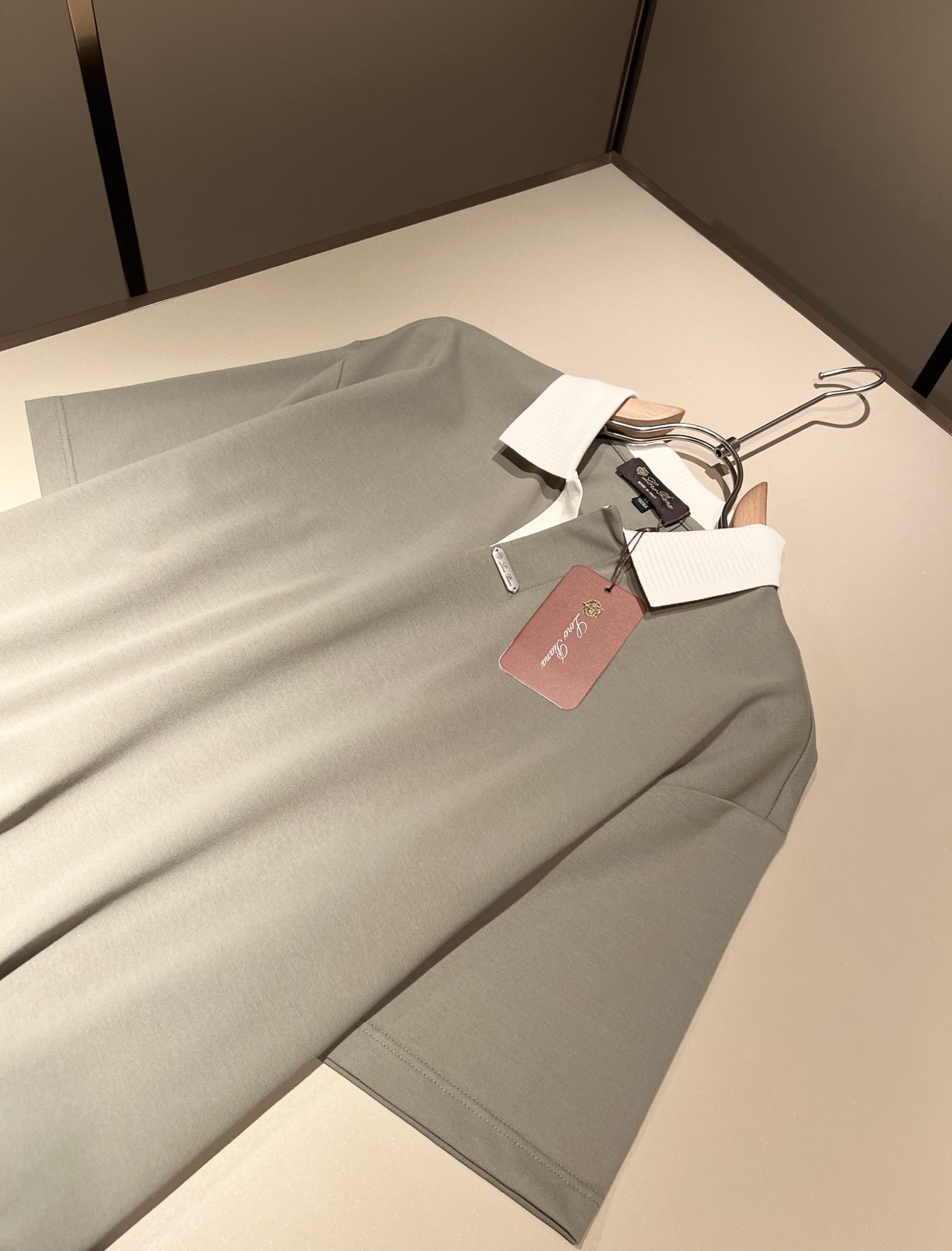Loro Piana诺悠翩雅 2026春夏男士最新的贸易订单短袖Polo衫，全品相！！定制珠地纯棉面料！