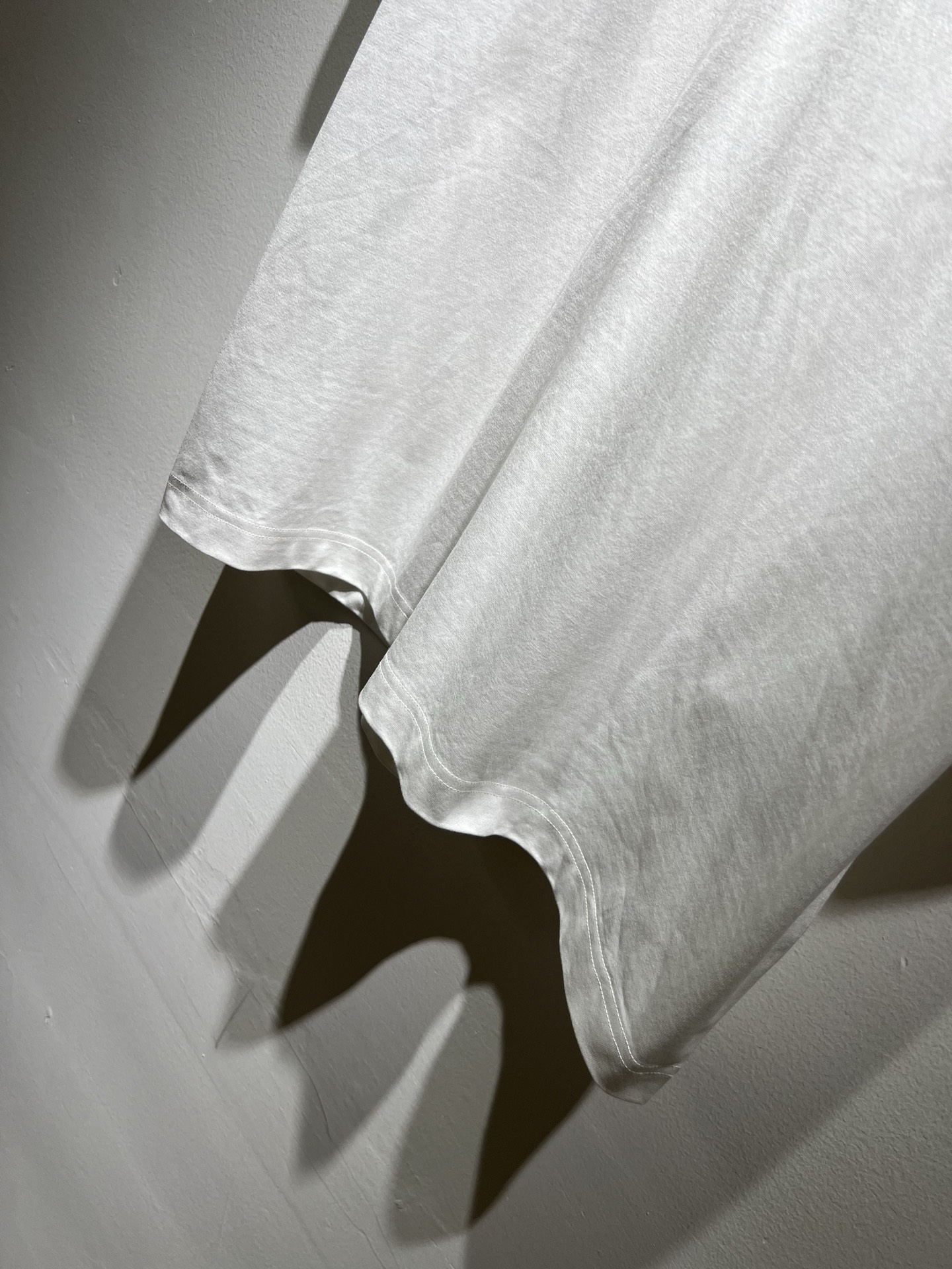 PRAD*A普*达2026春夏新款男女同款👫短袖T恤，最新款全网独家首上！！~既经典有时尚百搭，谁不爱啊