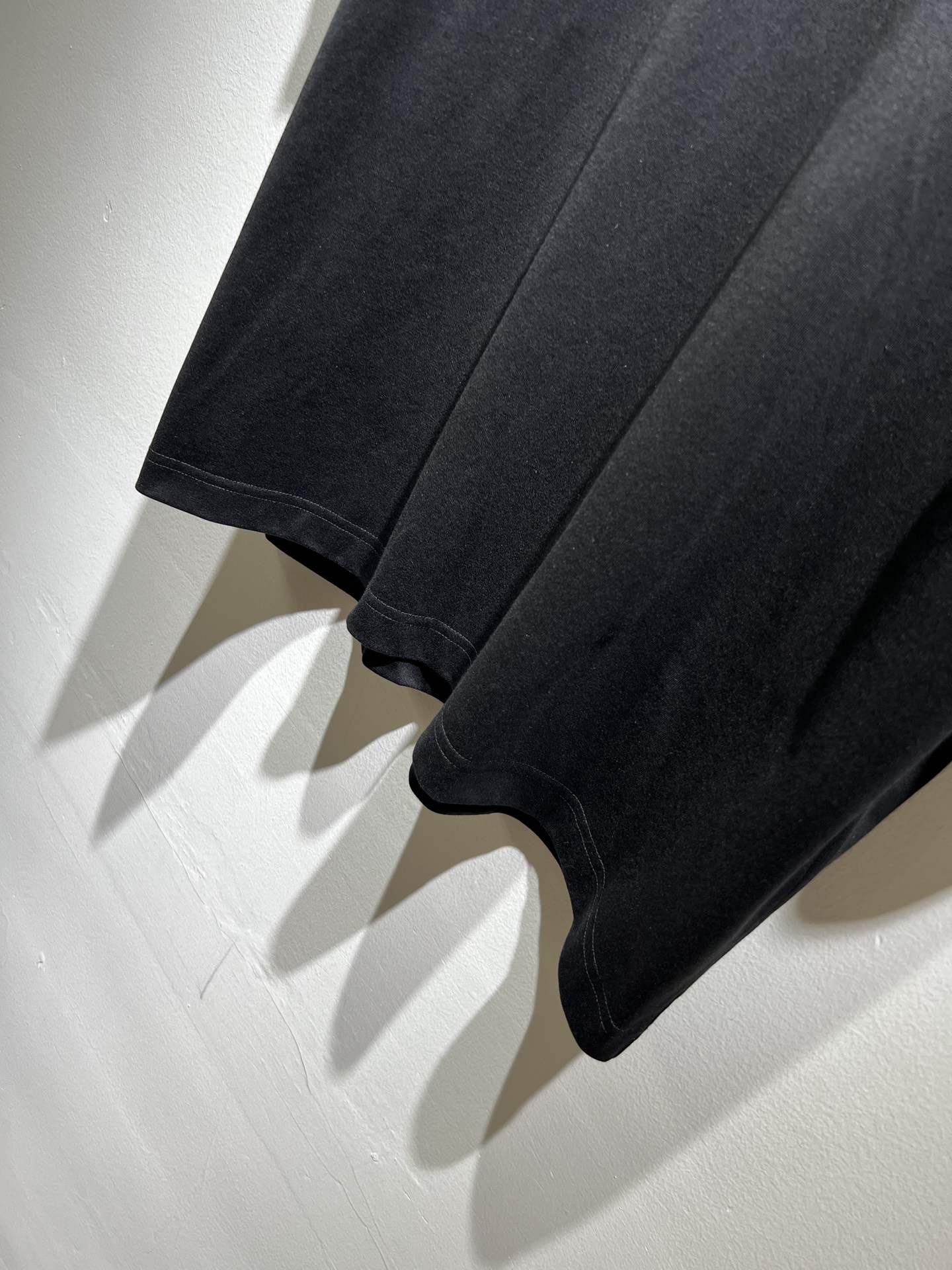 PRAD*A普*达2026春夏新款男女同款👫短袖T恤，最新款全网独家首上！！~既经典有时尚百搭，谁不爱啊