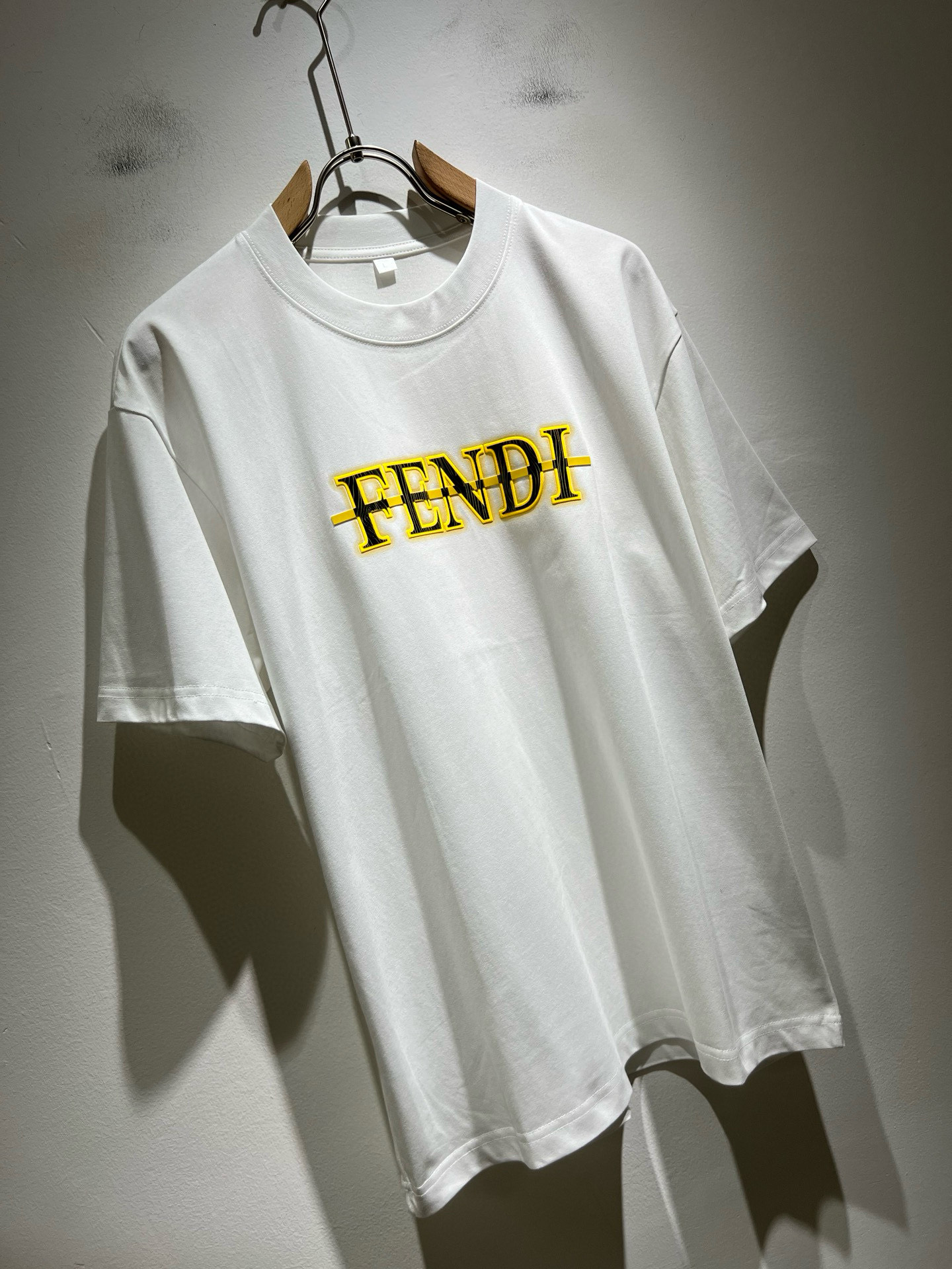 FEN*I 芬*迪2026春夏新款FD家族FF男女同款👫打底衫，男女同款👫百搭极简短袖。意大利原厂订单，