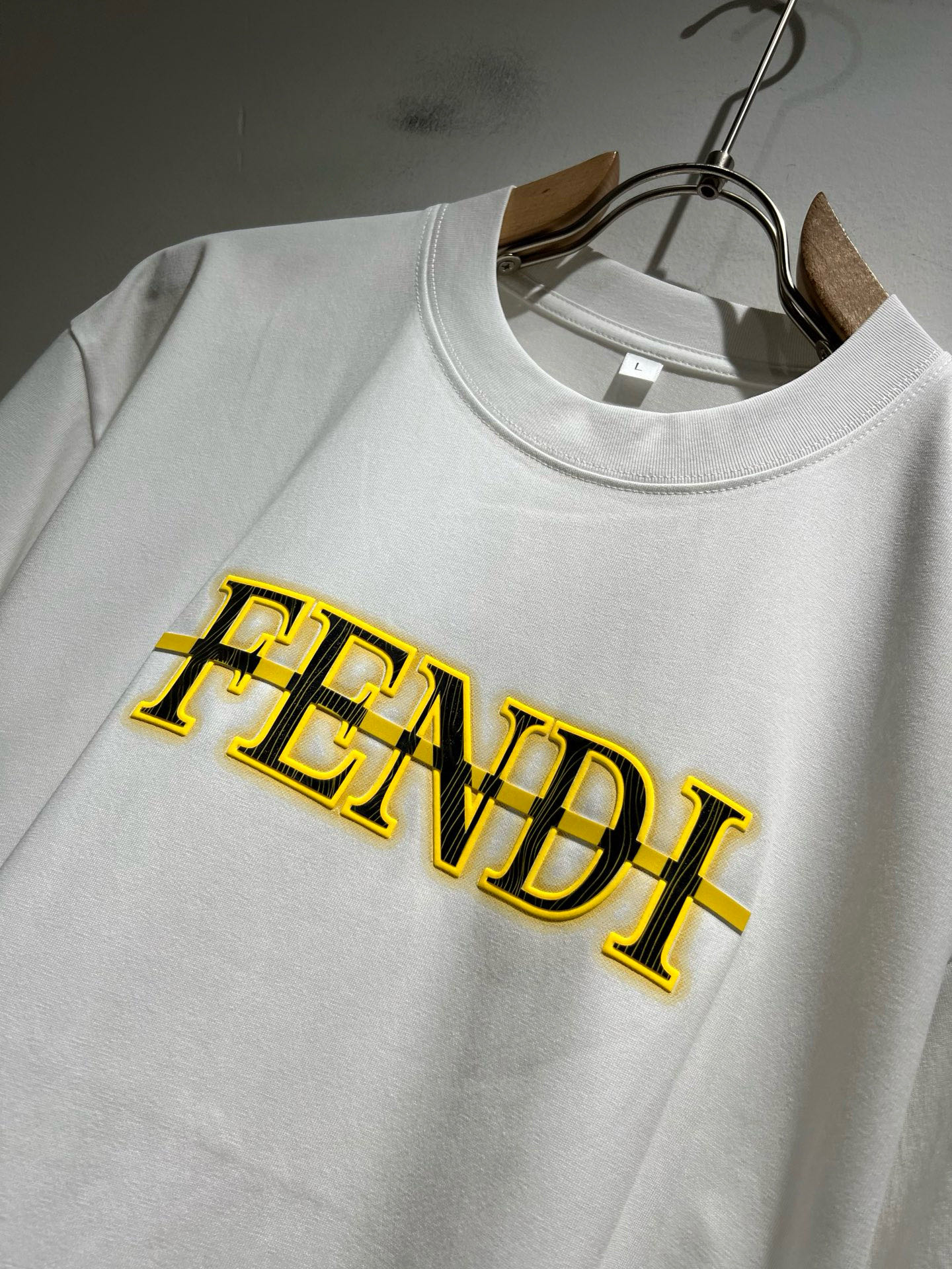 FEN*I 芬*迪2026春夏新款FD家族FF男女同款👫打底衫，男女同款👫百搭极简短袖。意大利原厂订单，