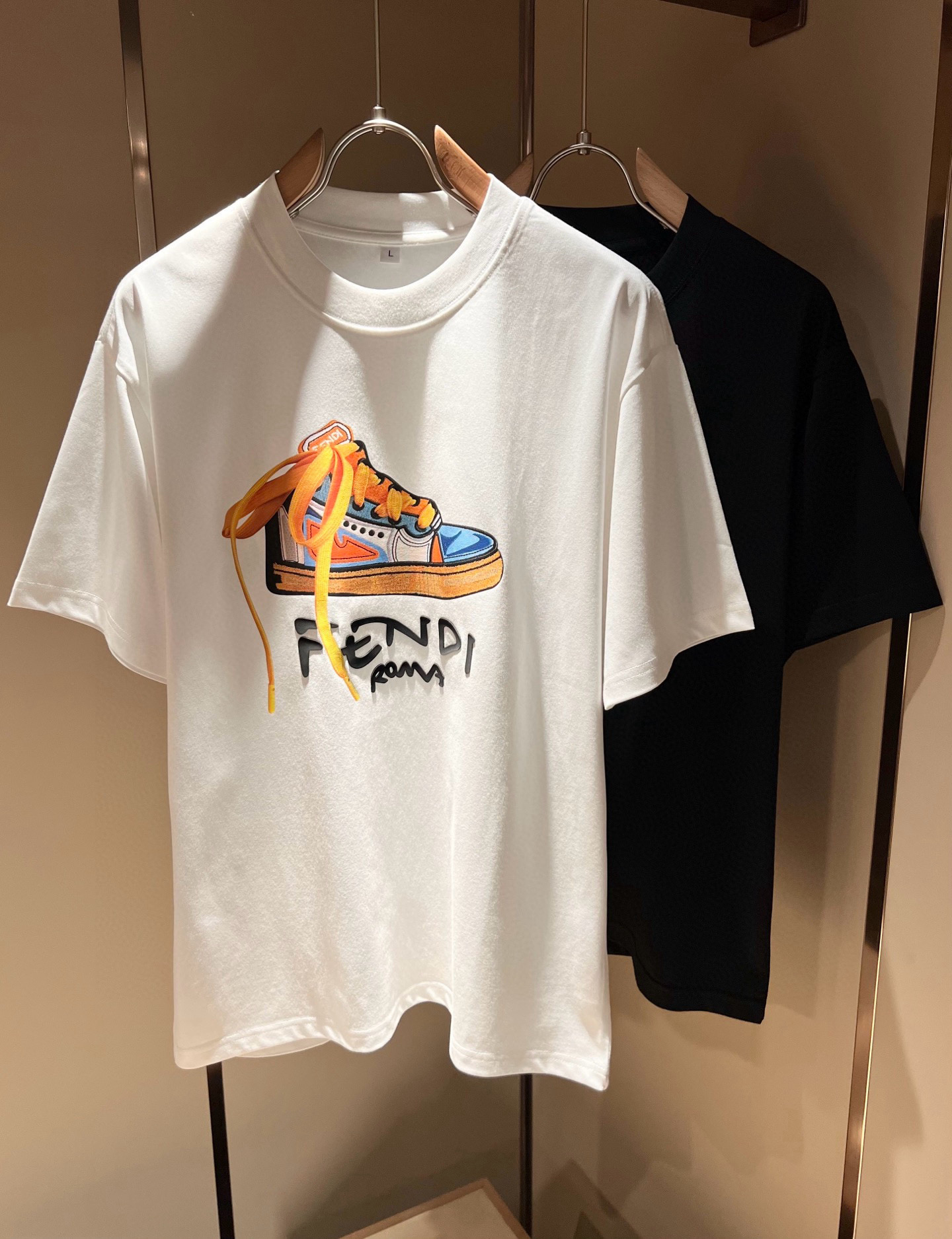 FEN*I 芬*迪2026春夏新款FD家族FF男女同款👫打底衫，男女同款👫百搭极简短袖。意大利原厂订单，