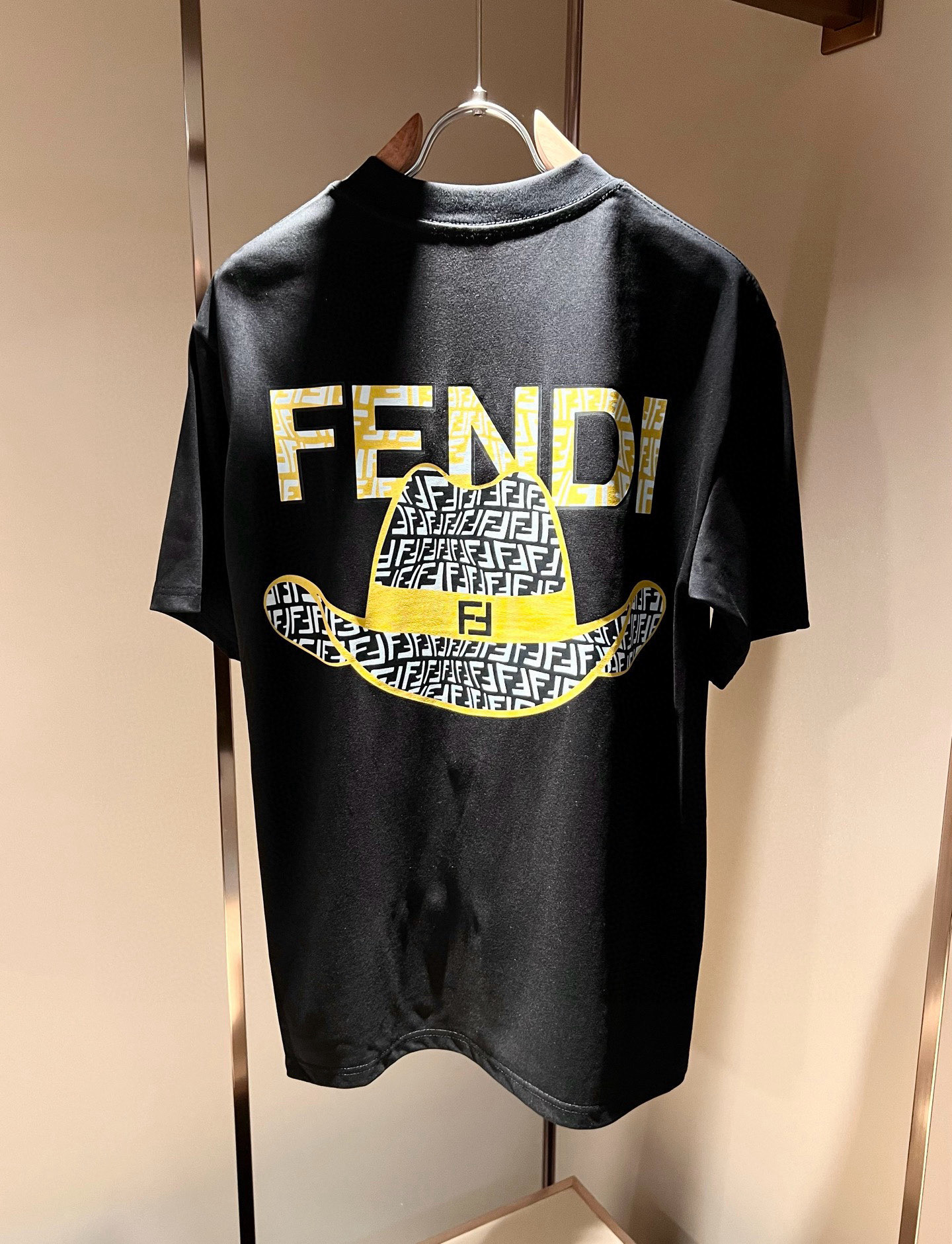 FEN*I 芬*迪2026春夏新款FD家族FF男女同款👫打底衫，男女同款👫百搭极简短袖。意大利原厂订单，