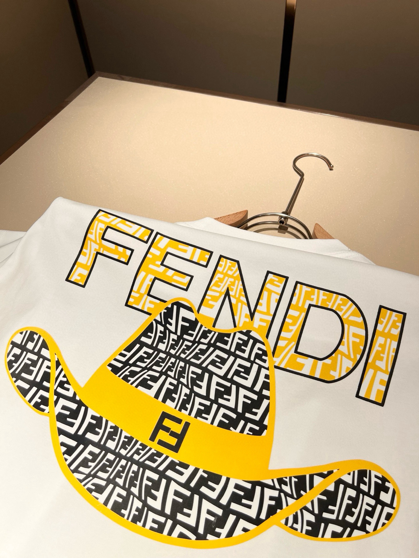 FEN*I 芬*迪2026春夏新款FD家族FF男女同款👫打底衫，男女同款👫百搭极简短袖。意大利原厂订单，